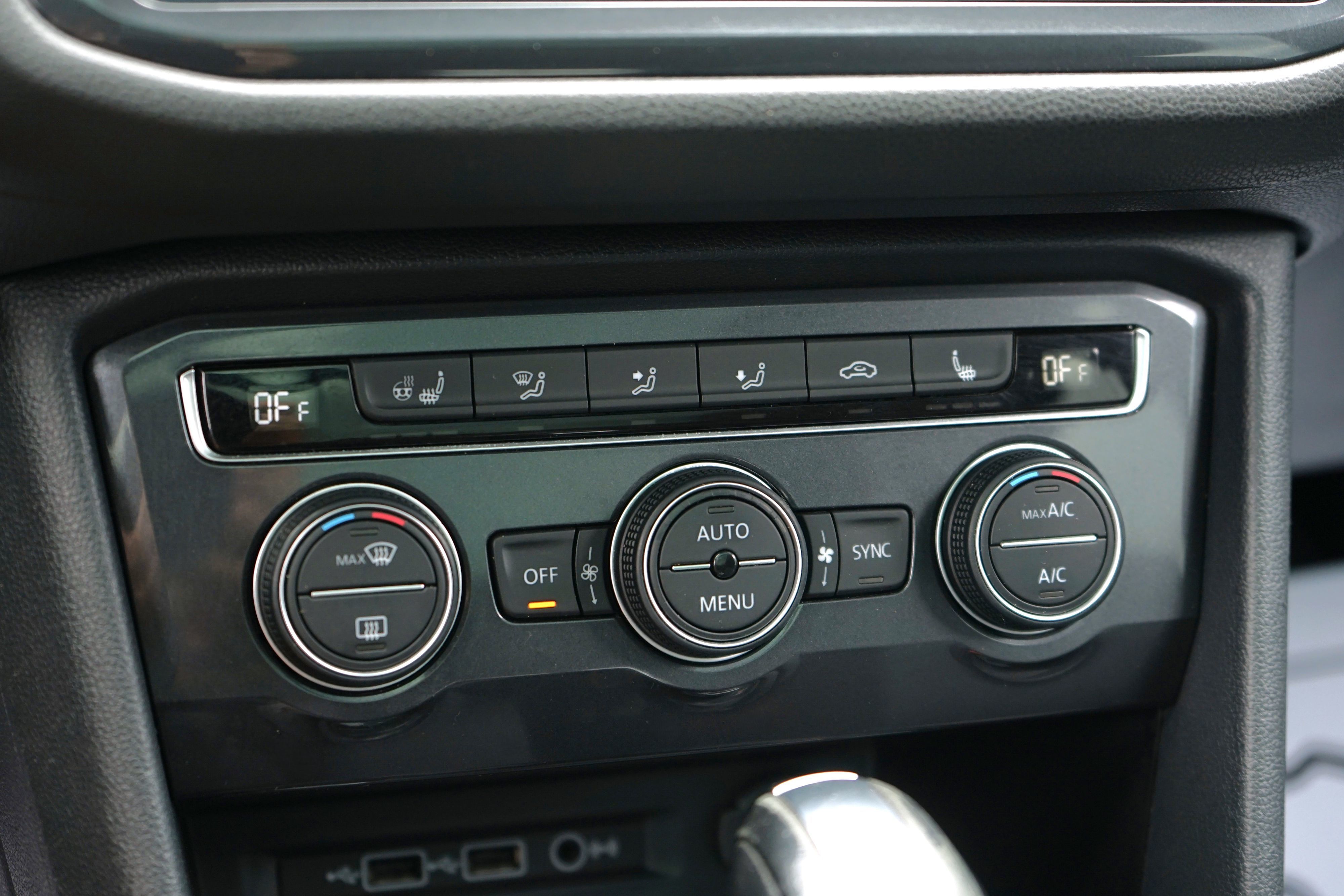 Photo 22 of this Volkswagen Tiguan