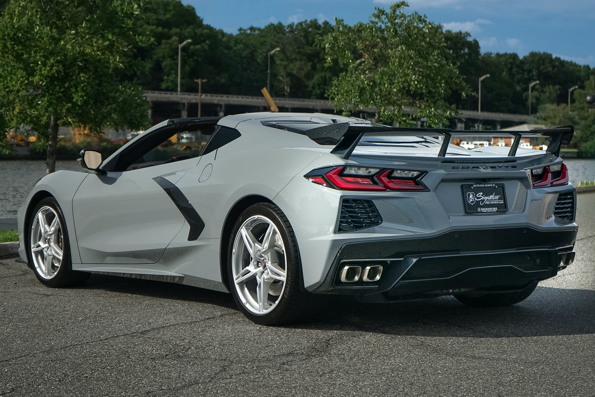 Photo 5 of this Chevrolet Corvette