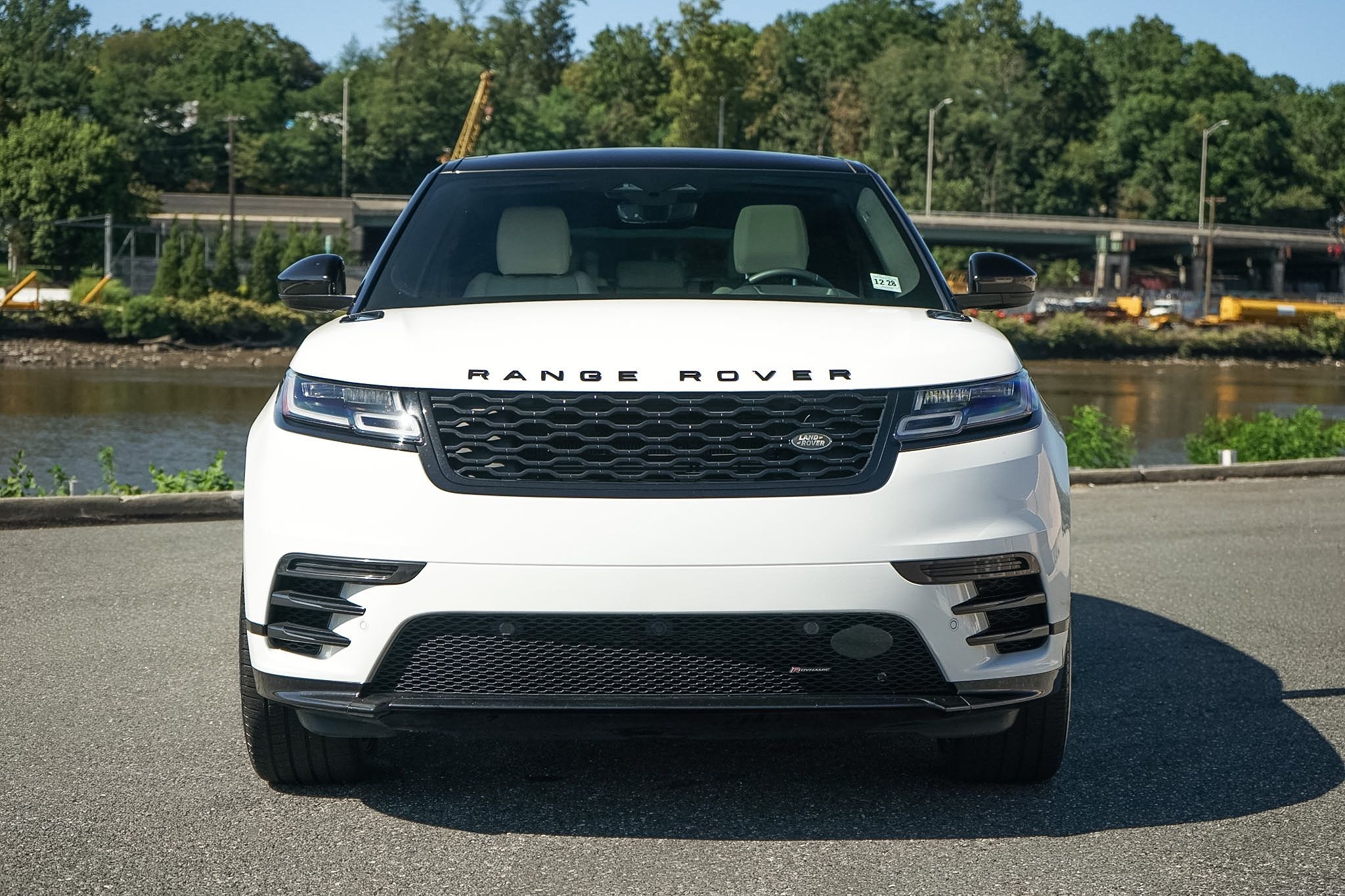 Photo 7 of this Land Rover Range Rover Velar