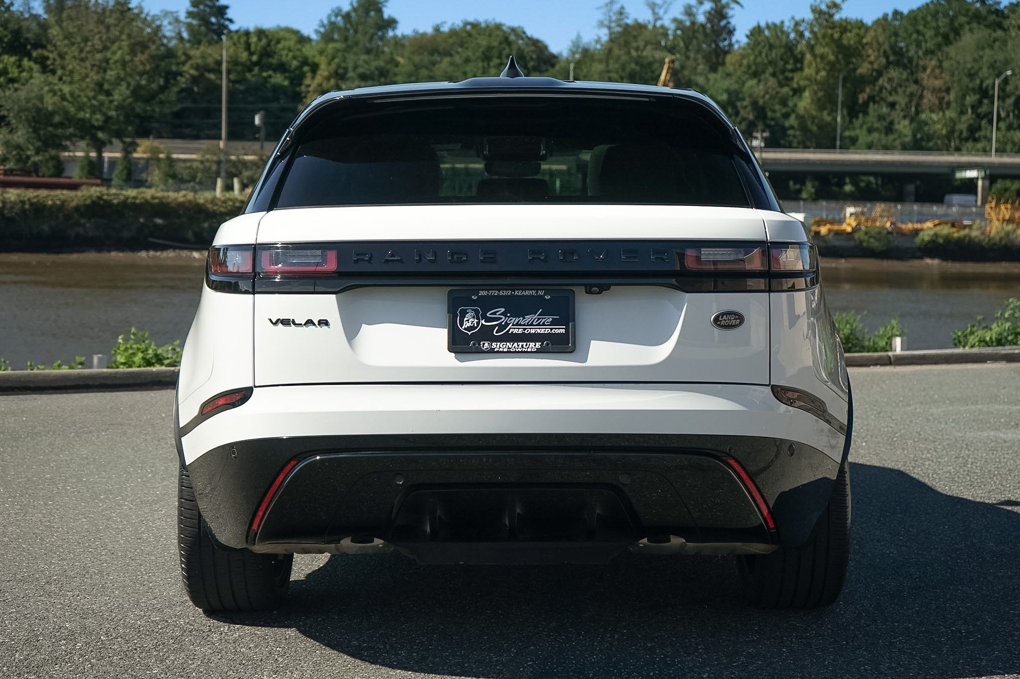 Photo 40 of this Land Rover Range Rover Velar