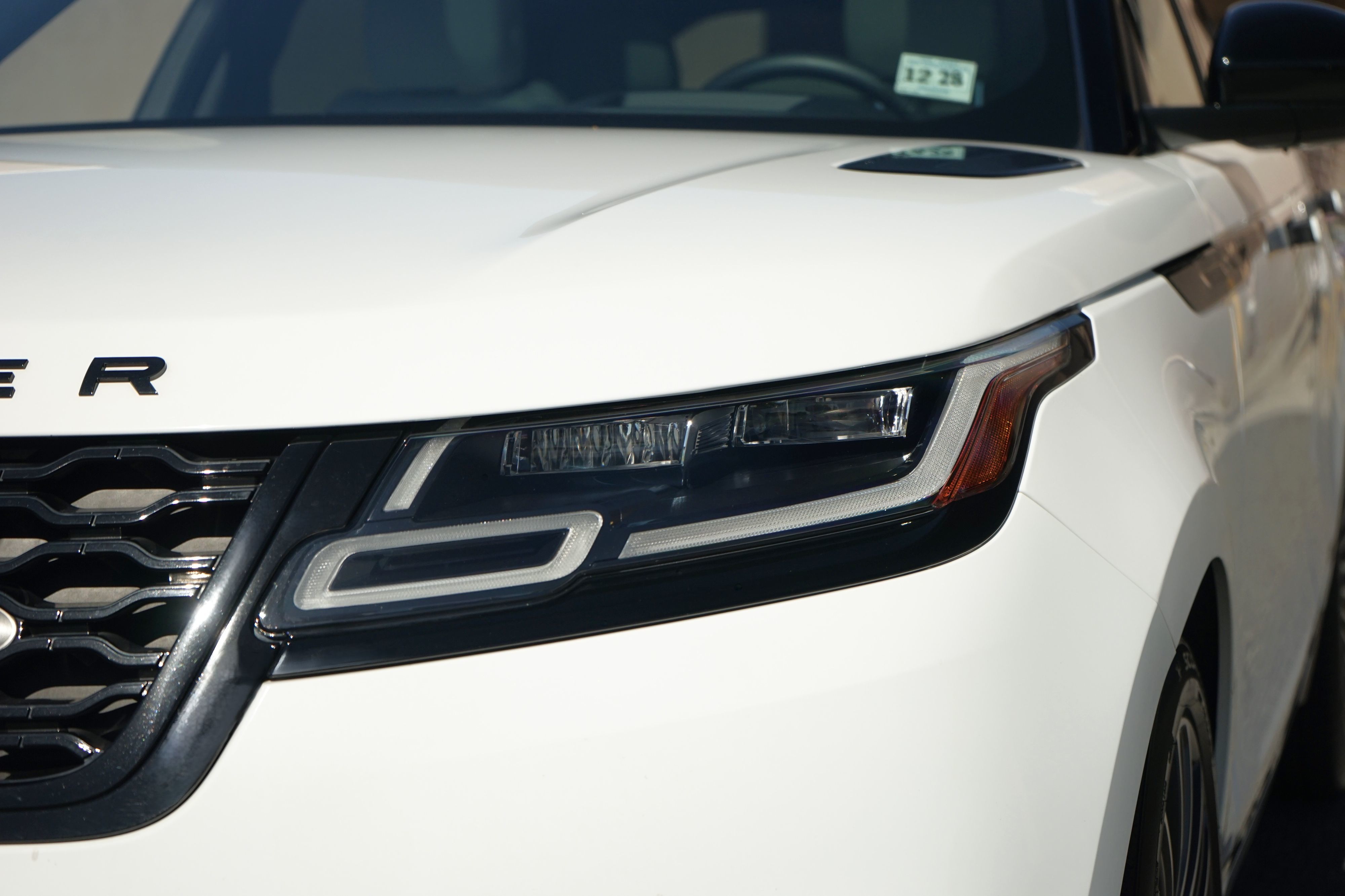 Photo 8 of this Land Rover Range Rover Velar