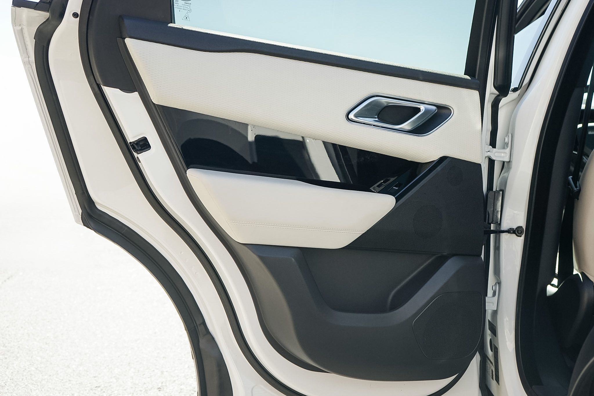 Photo 32 of this Land Rover Range Rover Velar