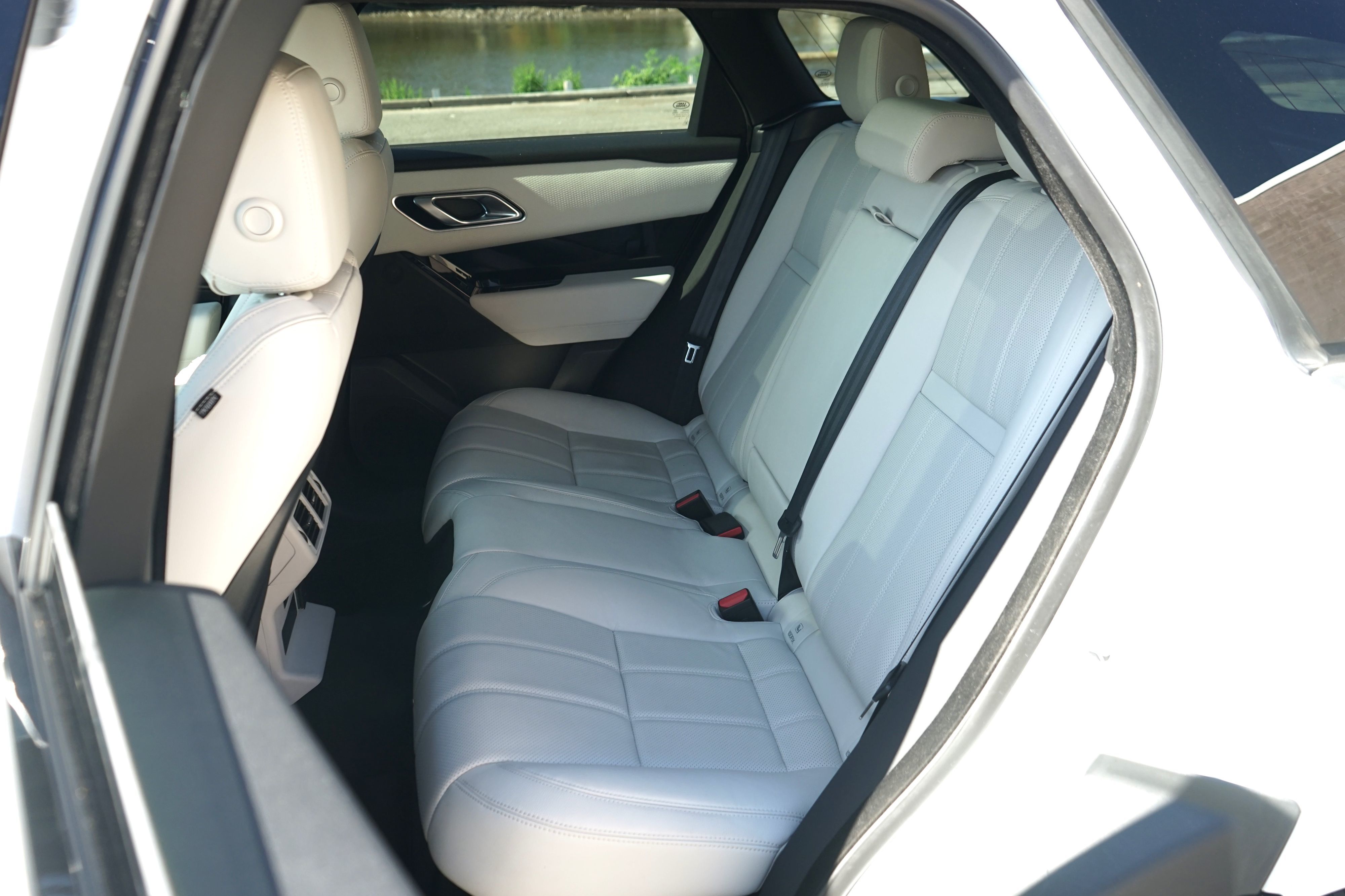 Photo 34 of this Land Rover Range Rover Velar