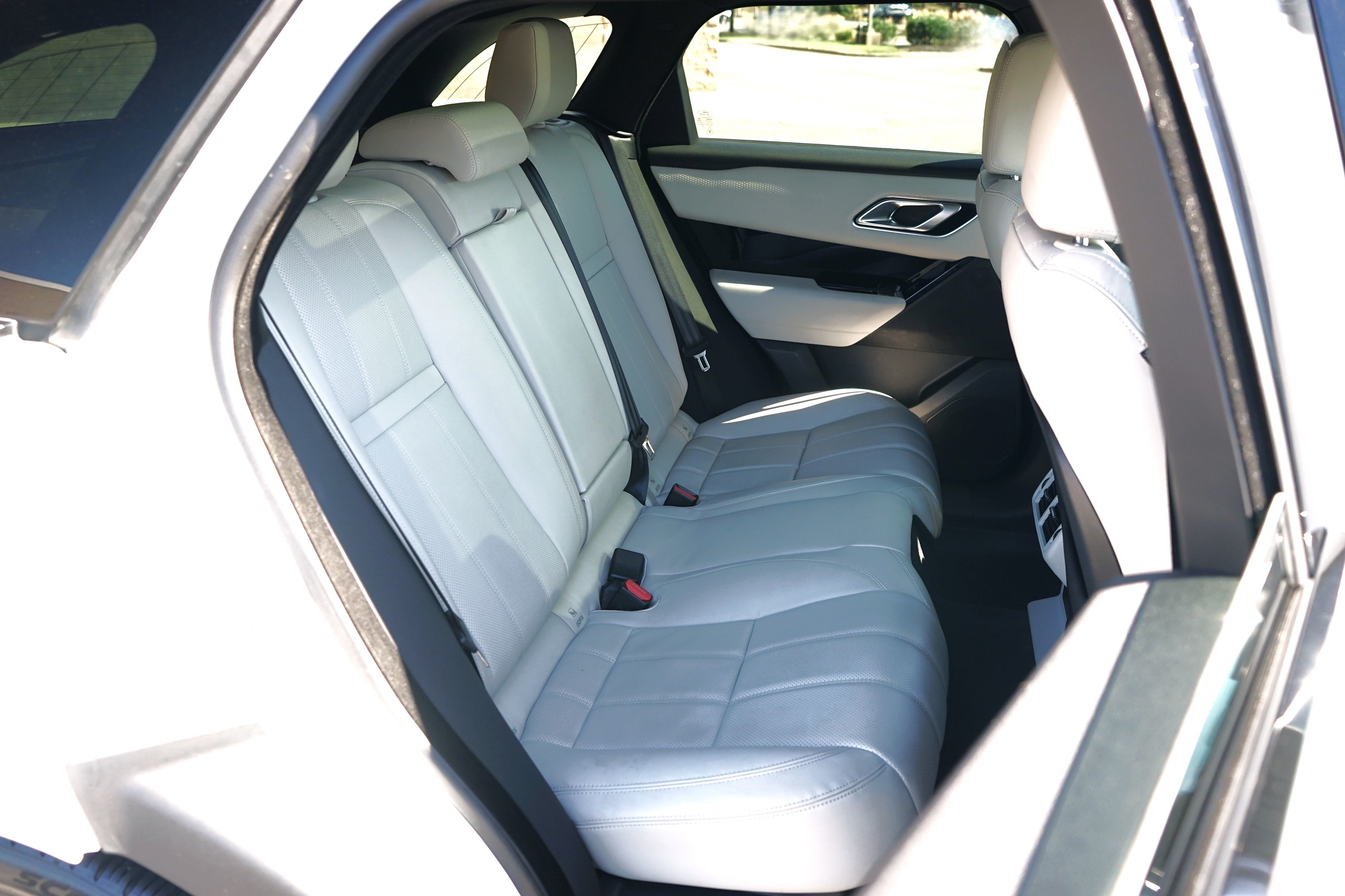 Photo 35 of this Land Rover Range Rover Velar