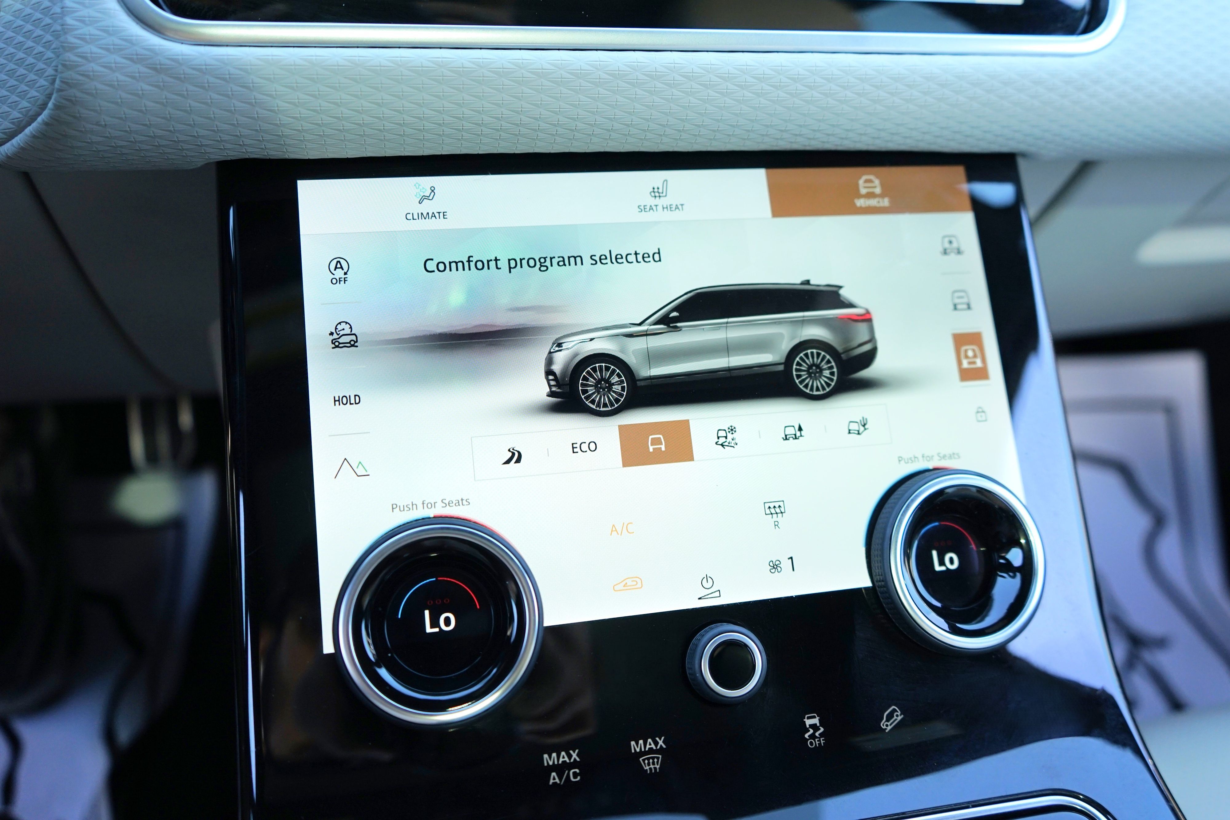 Photo 23 of this Land Rover Range Rover Velar