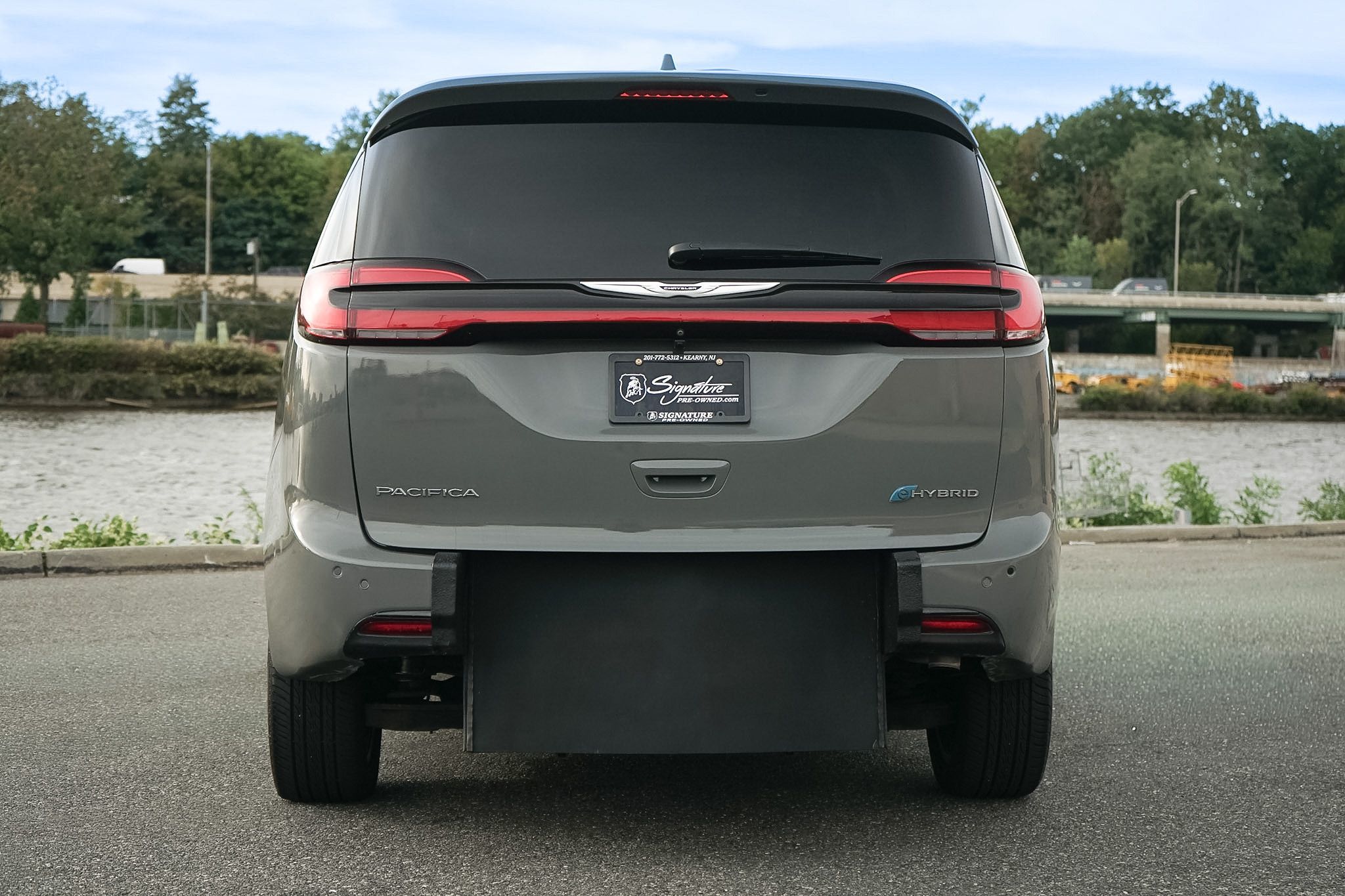 Photo 37 of this Chrysler Pacifica