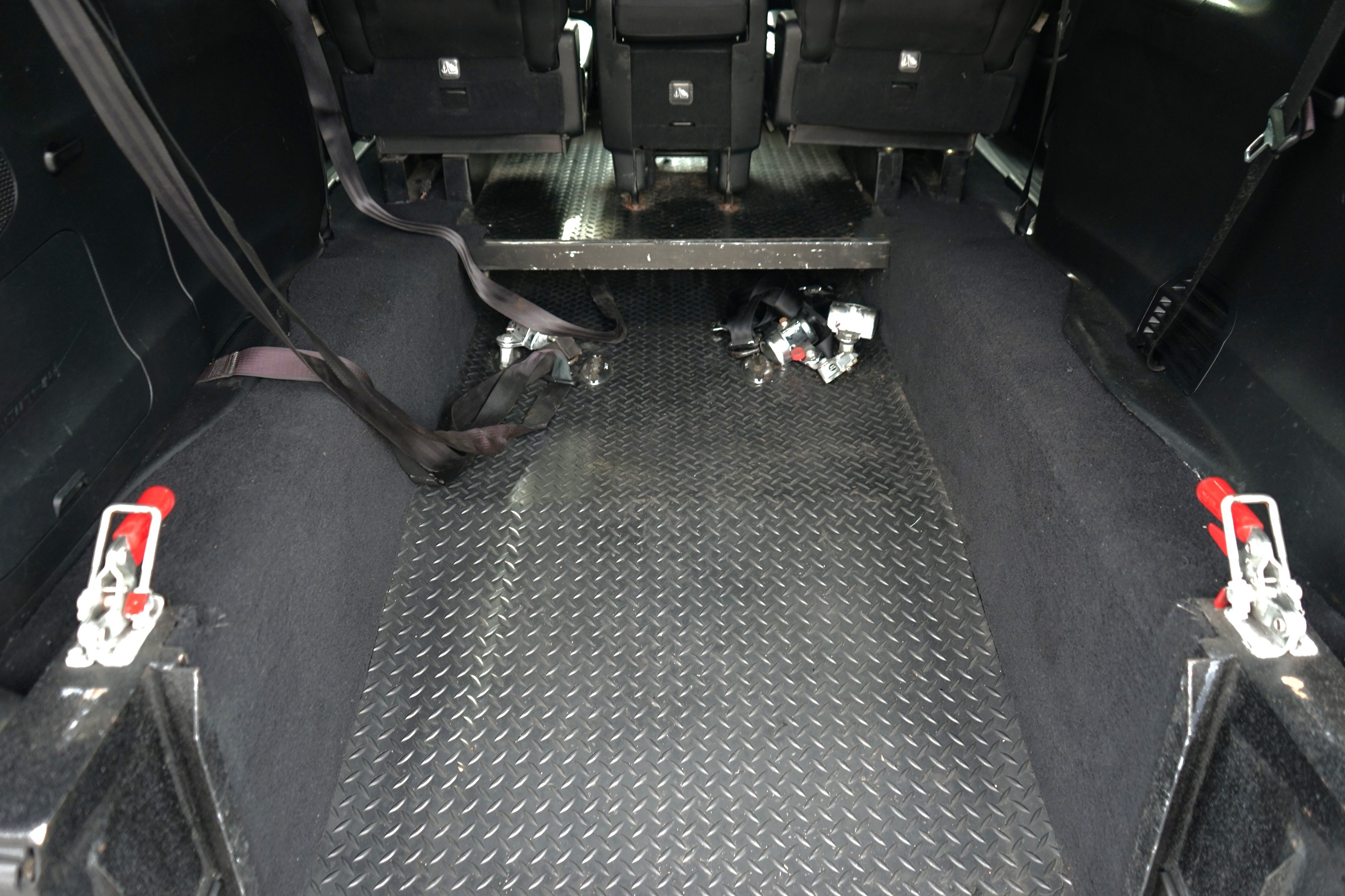 Photo 38 of this Chrysler Pacifica