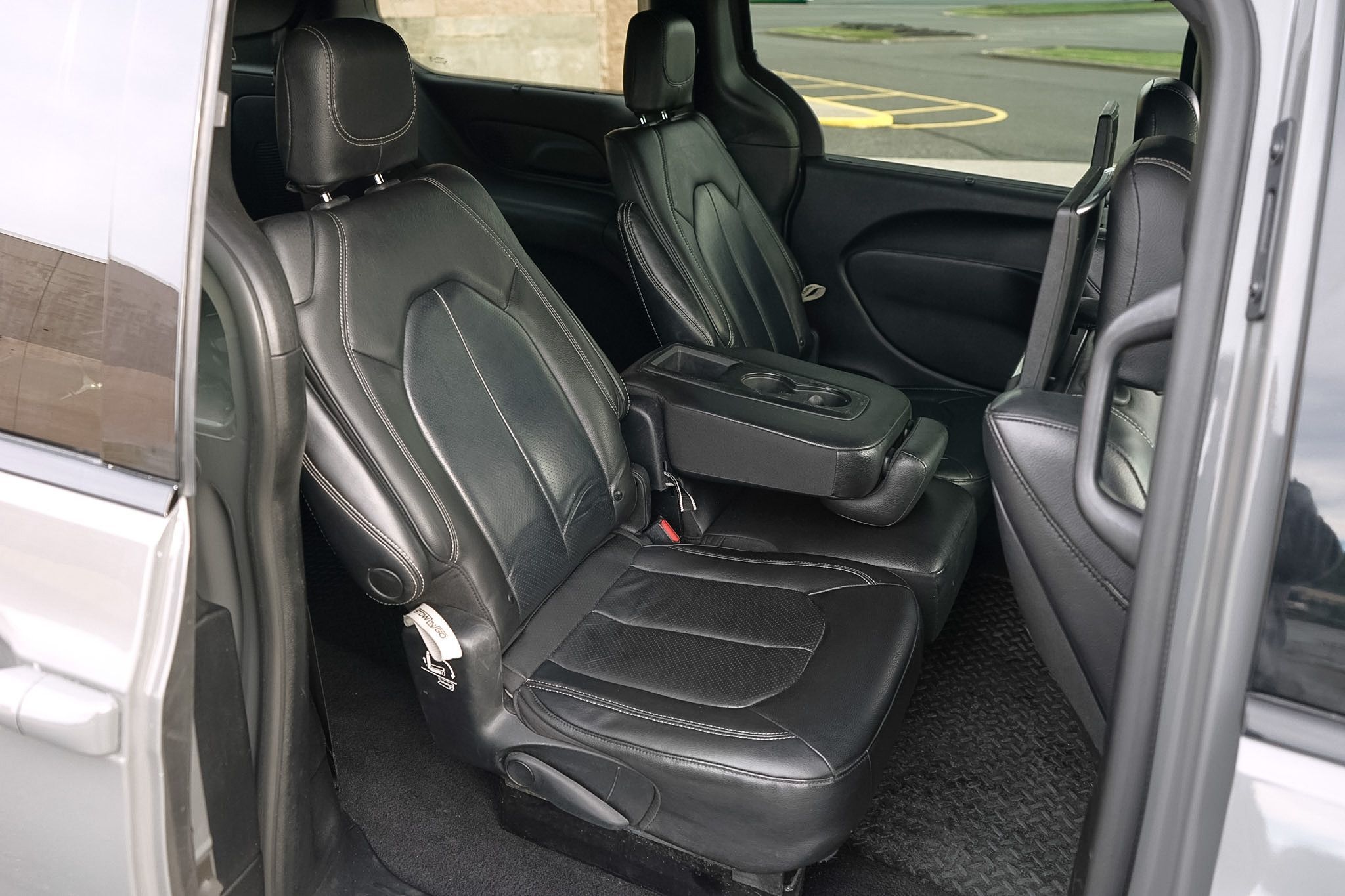 Photo 33 of this Chrysler Pacifica