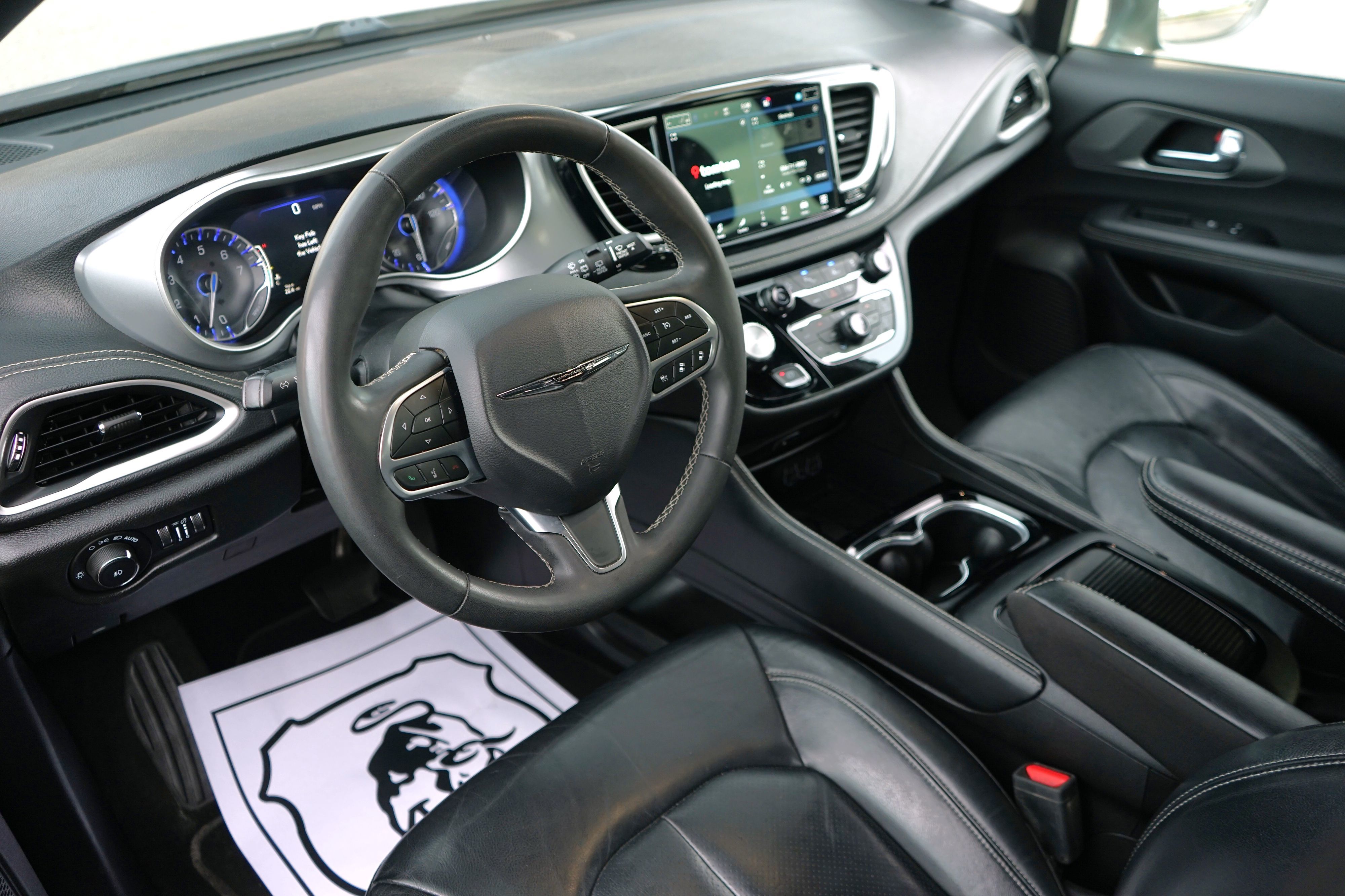Photo 15 of this Chrysler Pacifica