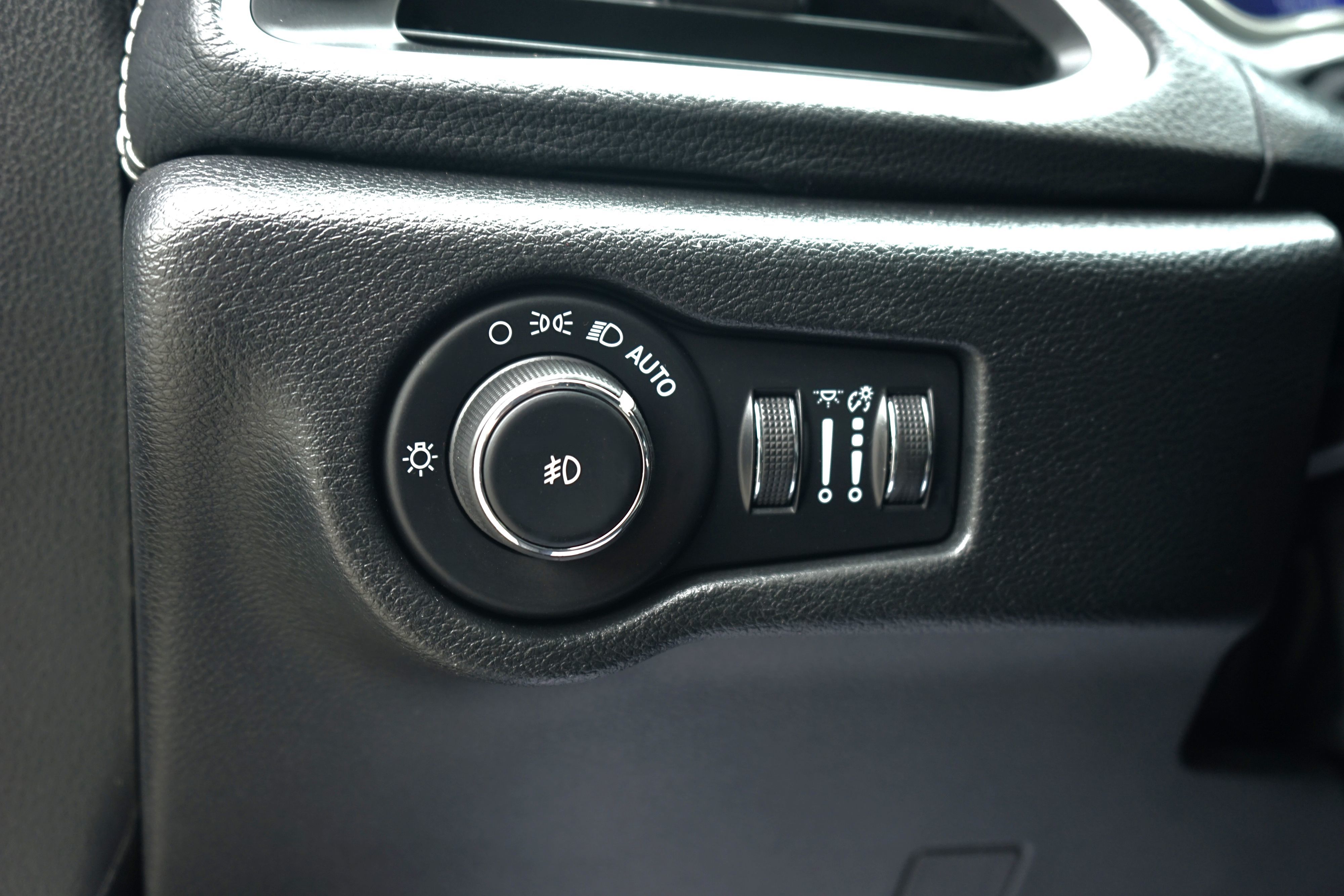 Photo 13 of this Chrysler Pacifica