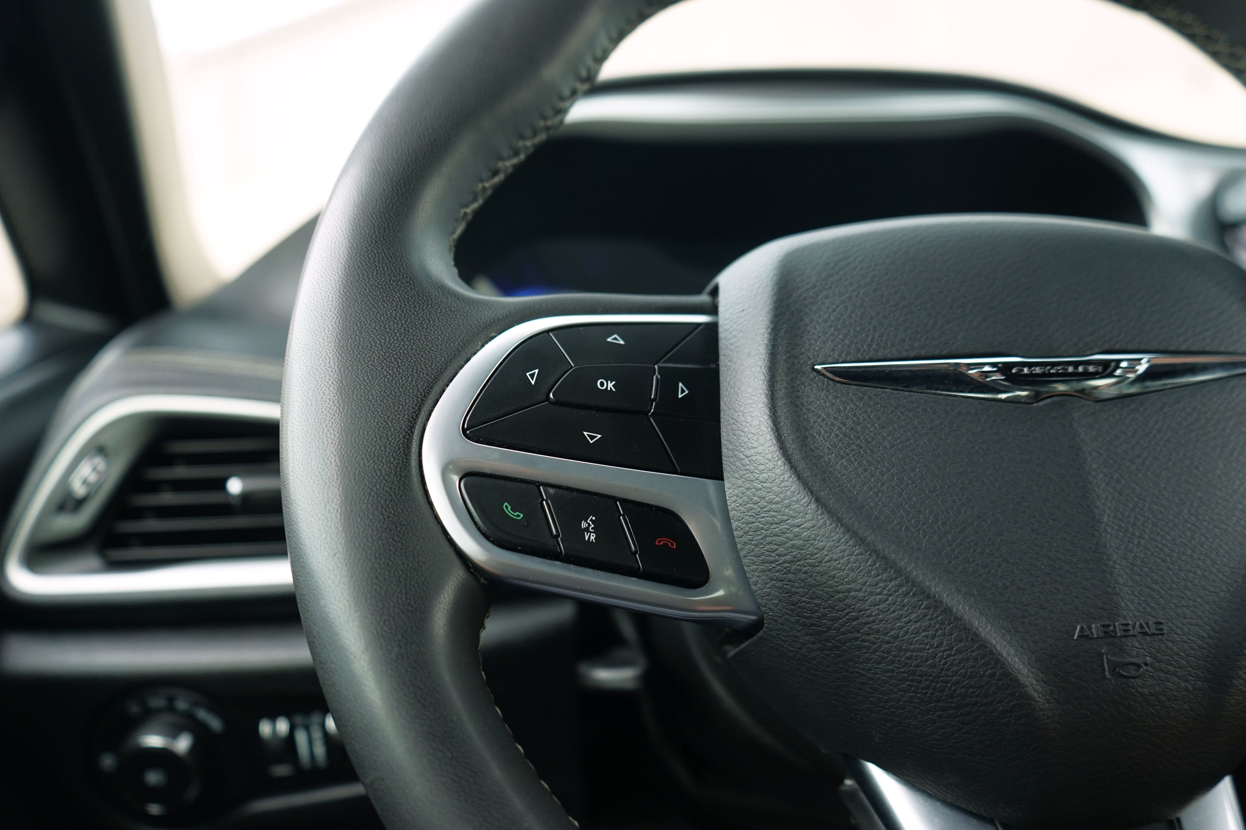 Photo 16 of this Chrysler Pacifica