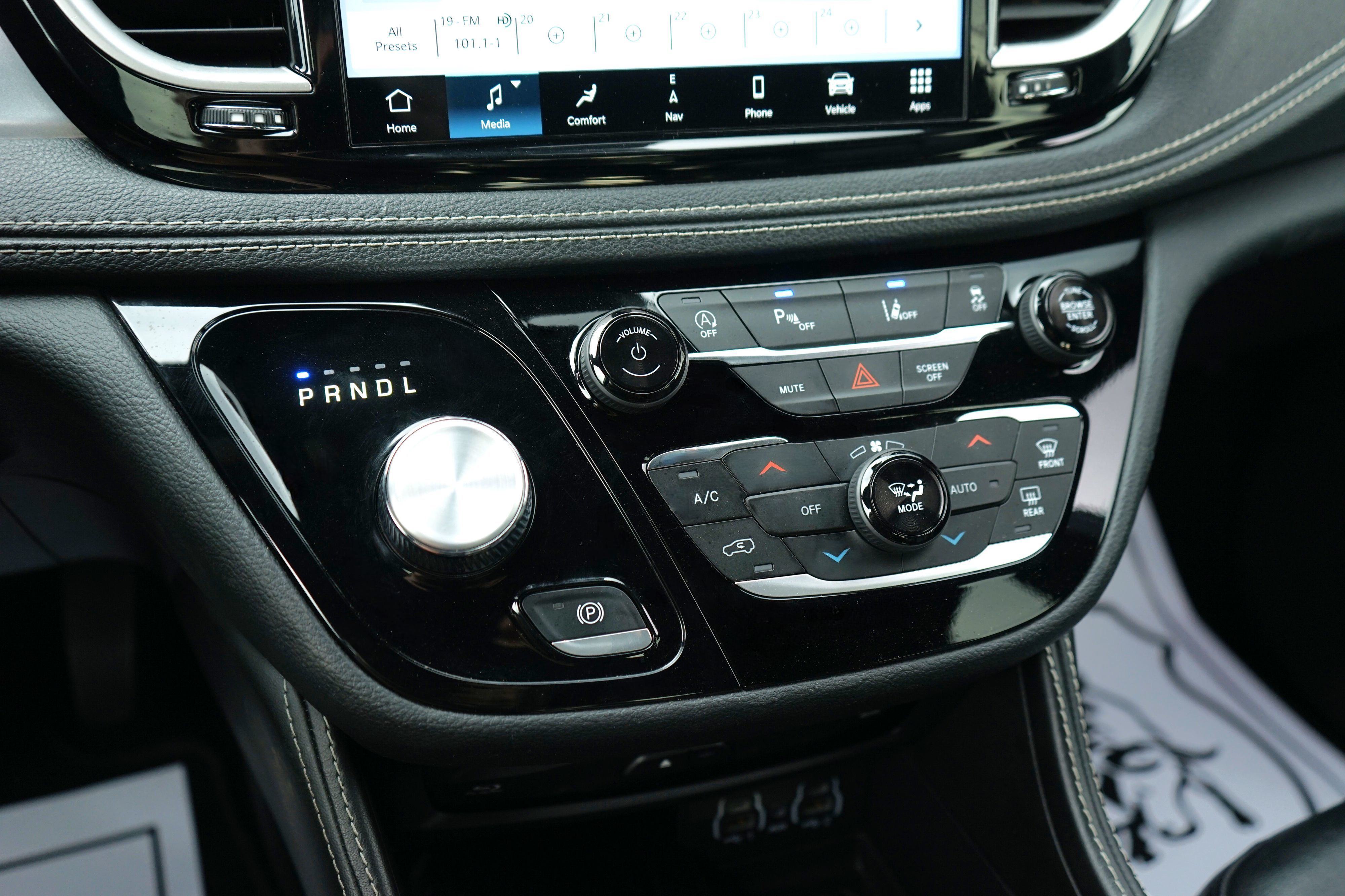 Photo 23 of this Chrysler Pacifica