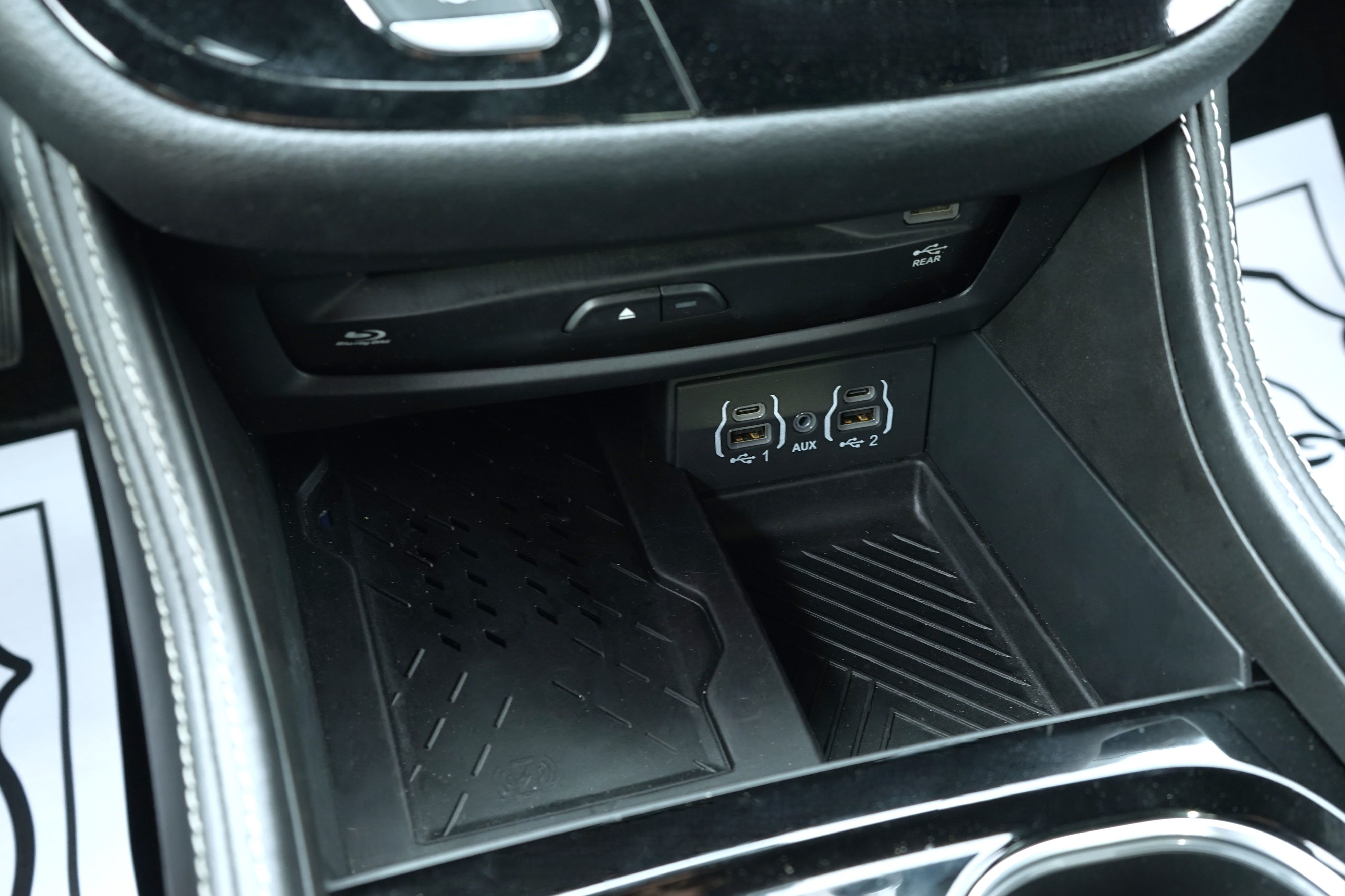 Photo 24 of this Chrysler Pacifica