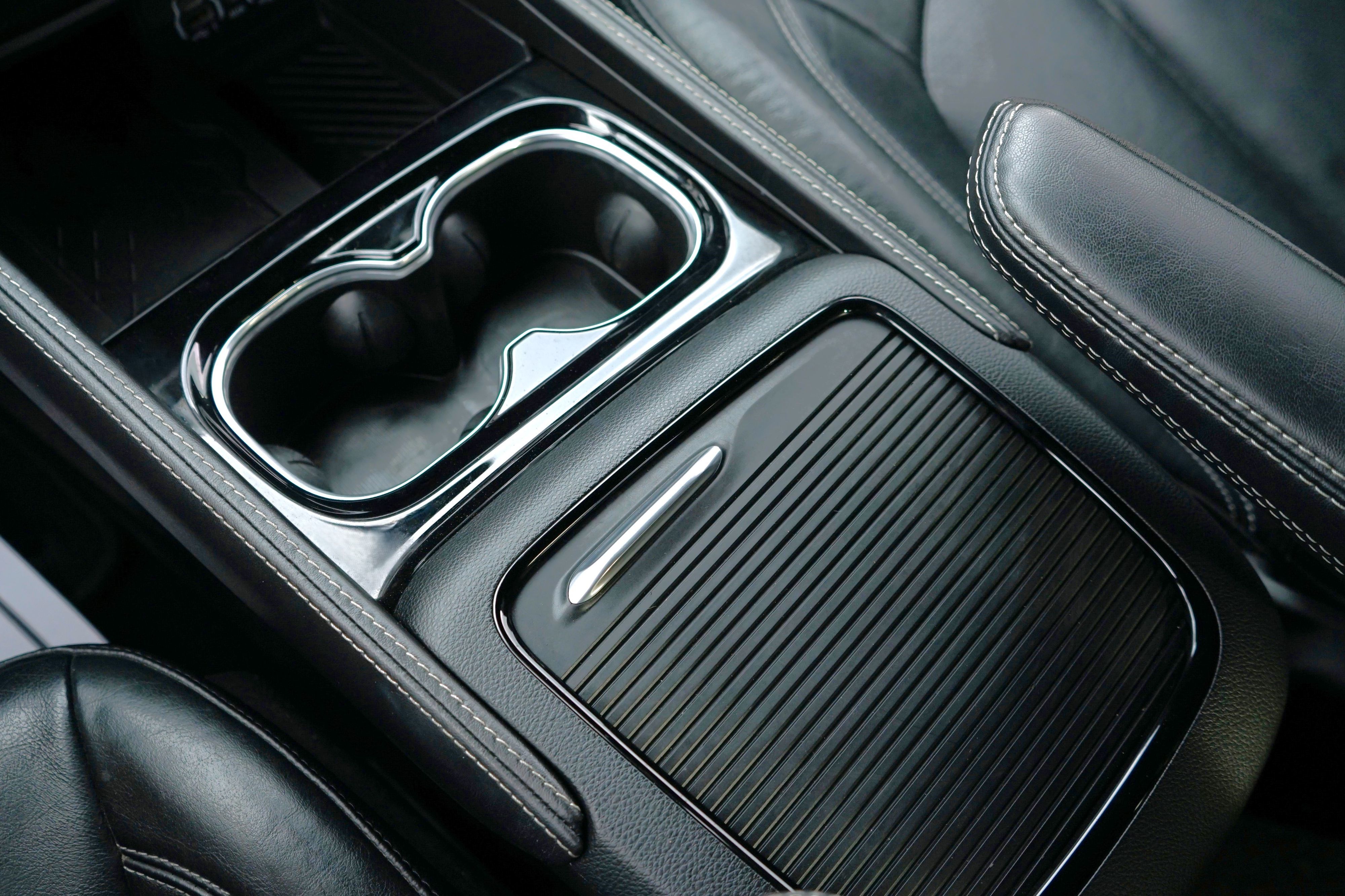 Photo 25 of this Chrysler Pacifica