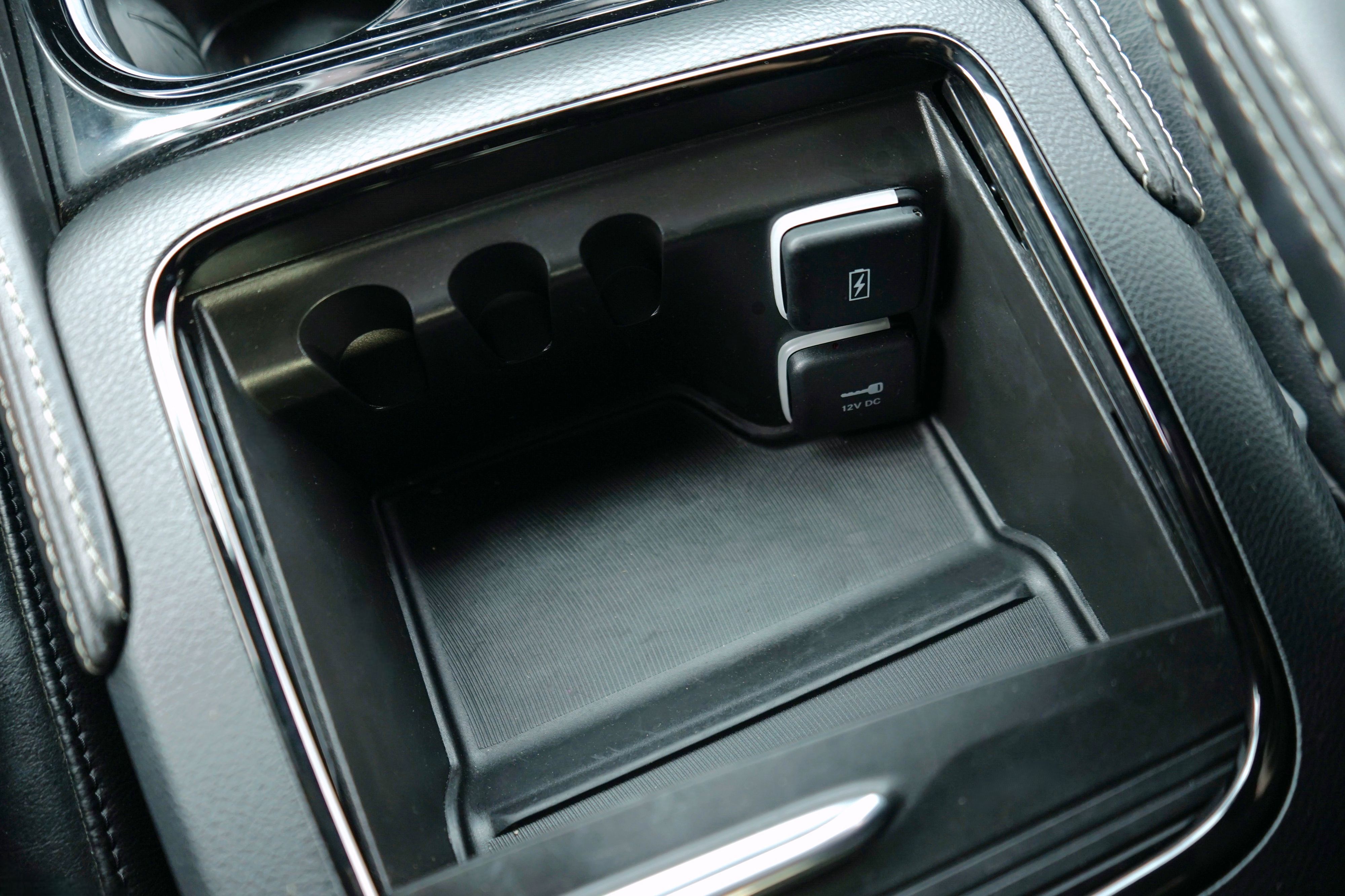Photo 26 of this Chrysler Pacifica