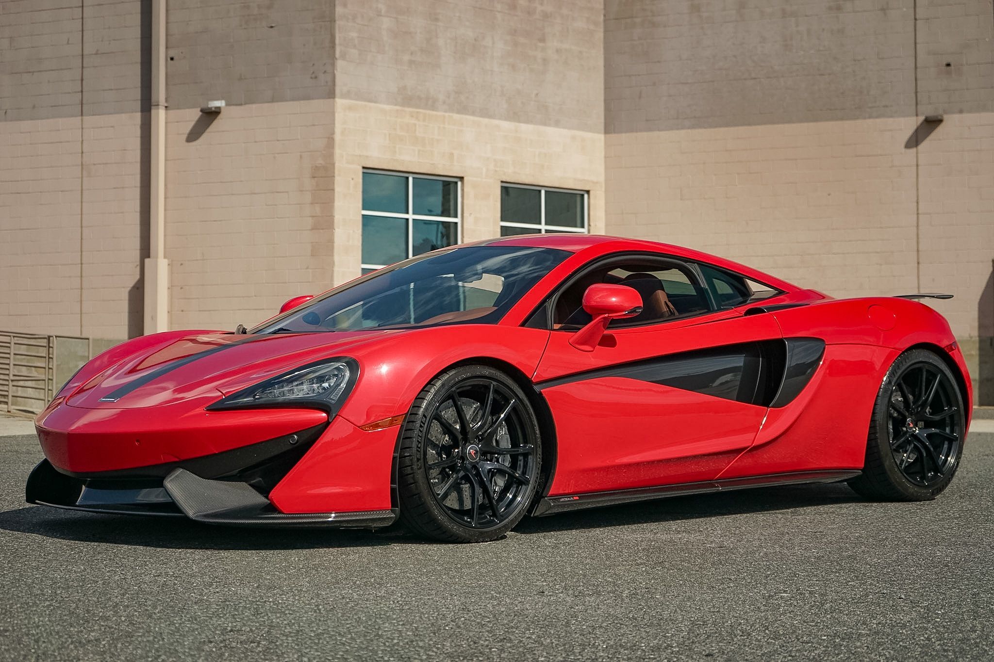 Photo 2 of this McLaren 570S