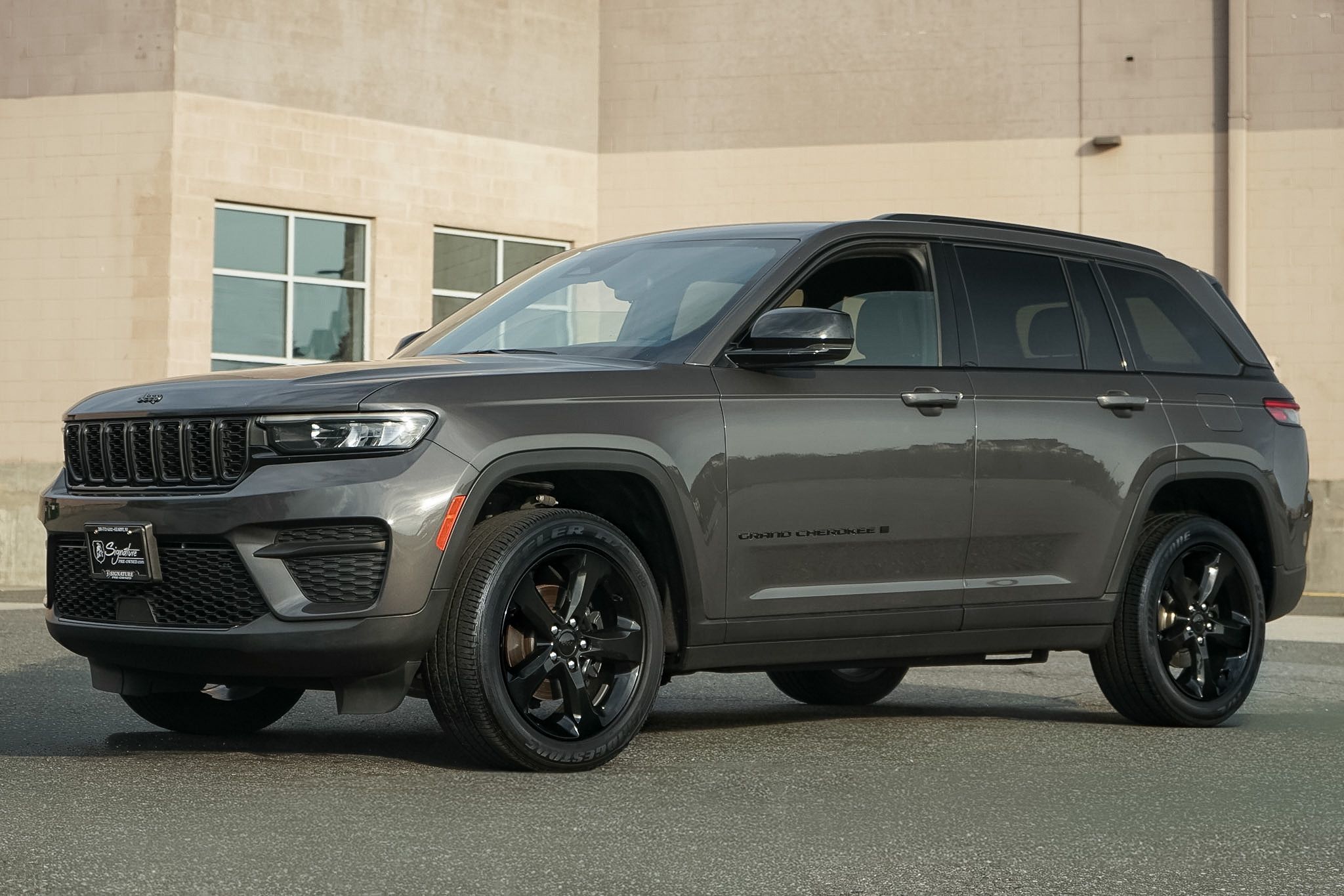 Photo 2 of this Jeep Grand Cherokee
