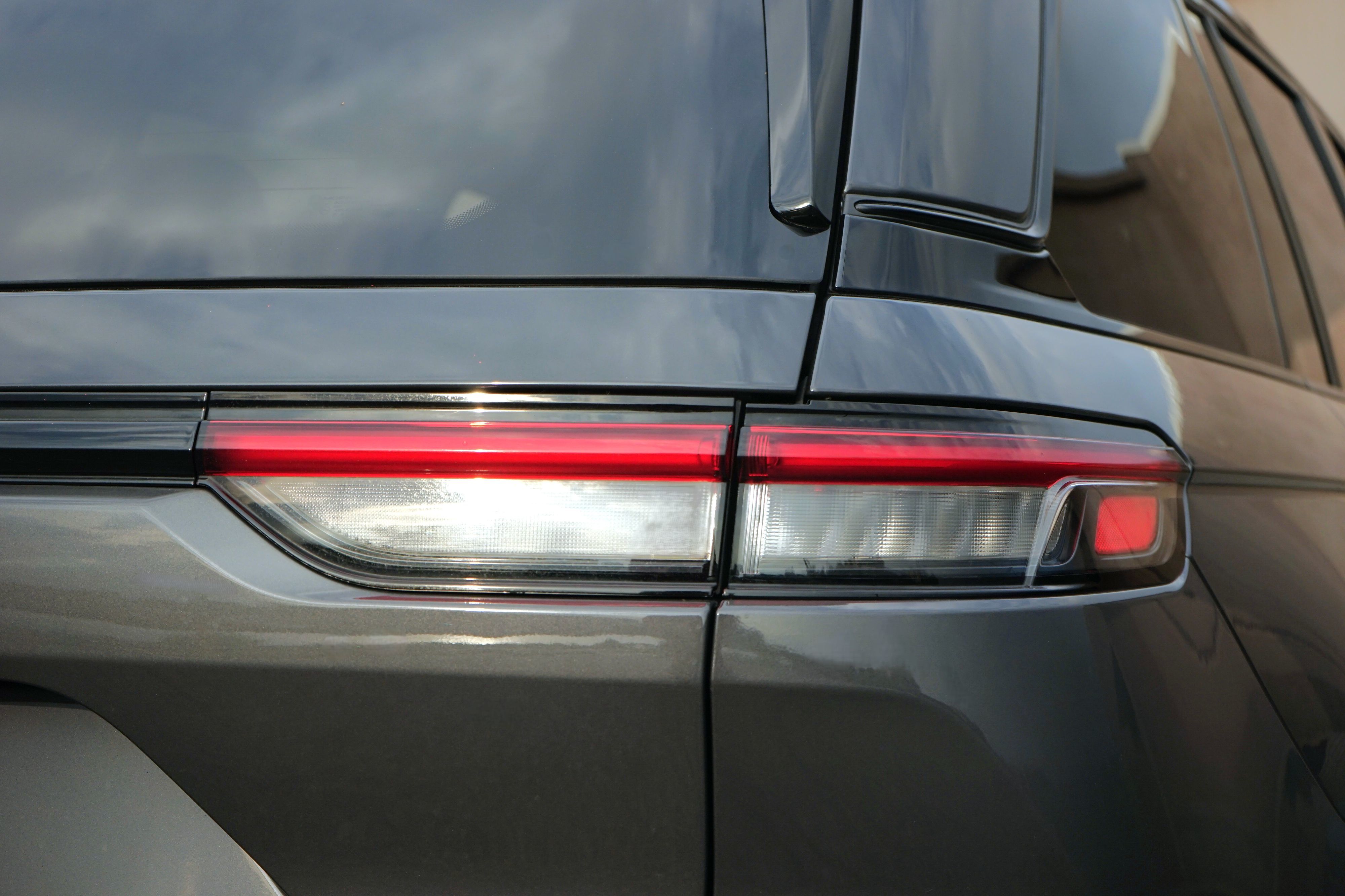 Photo 40 of this Jeep Grand Cherokee