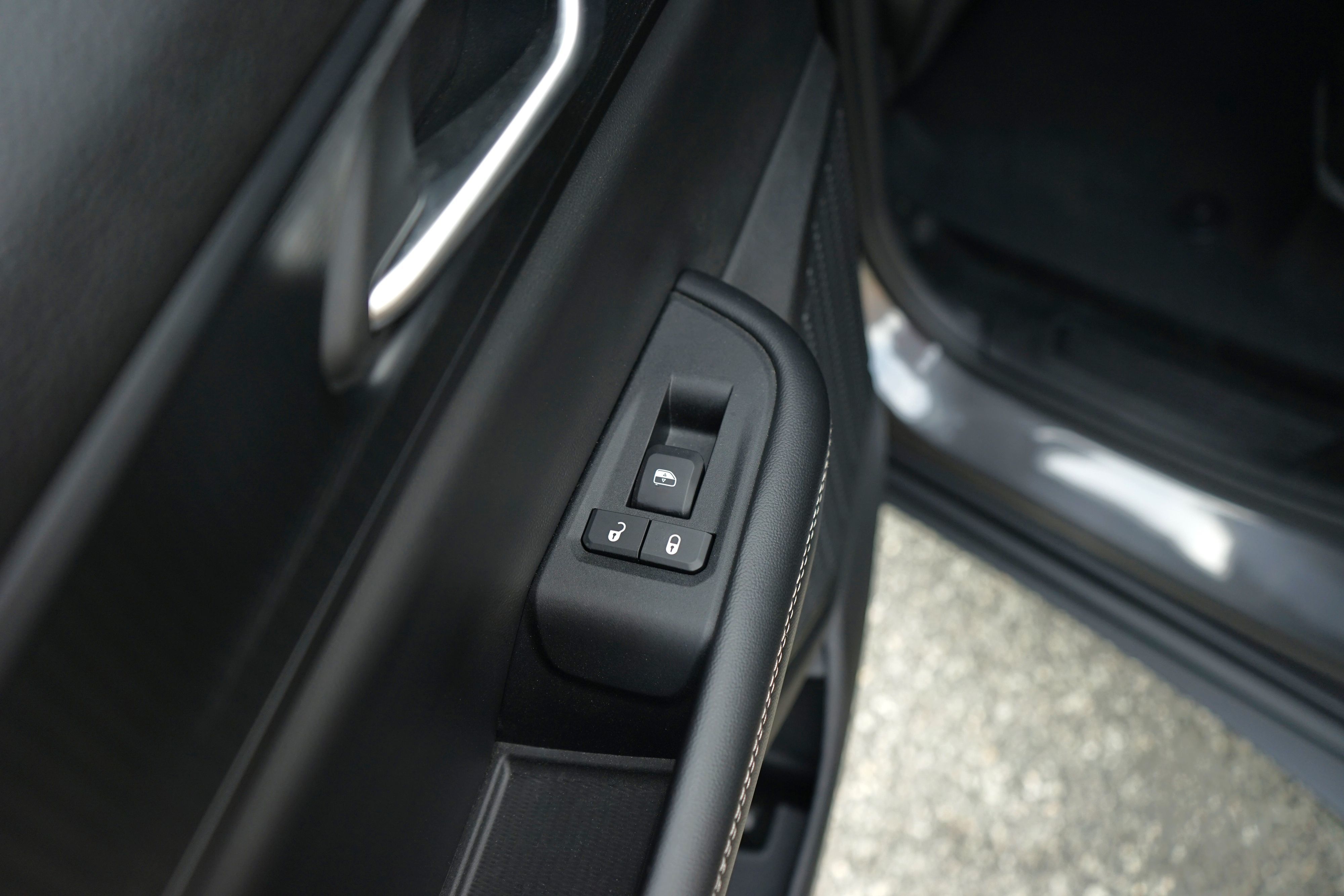 Photo 31 of this Jeep Grand Cherokee