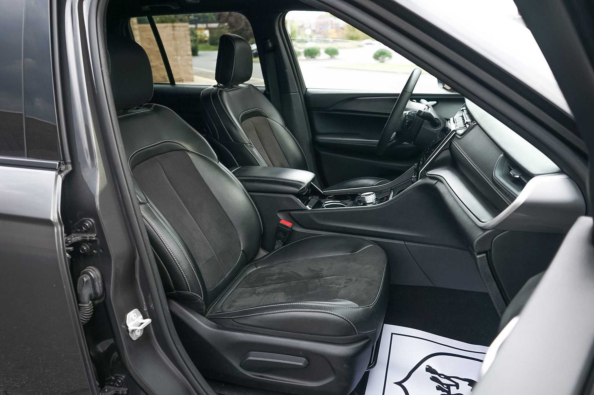 Photo 27 of this Jeep Grand Cherokee