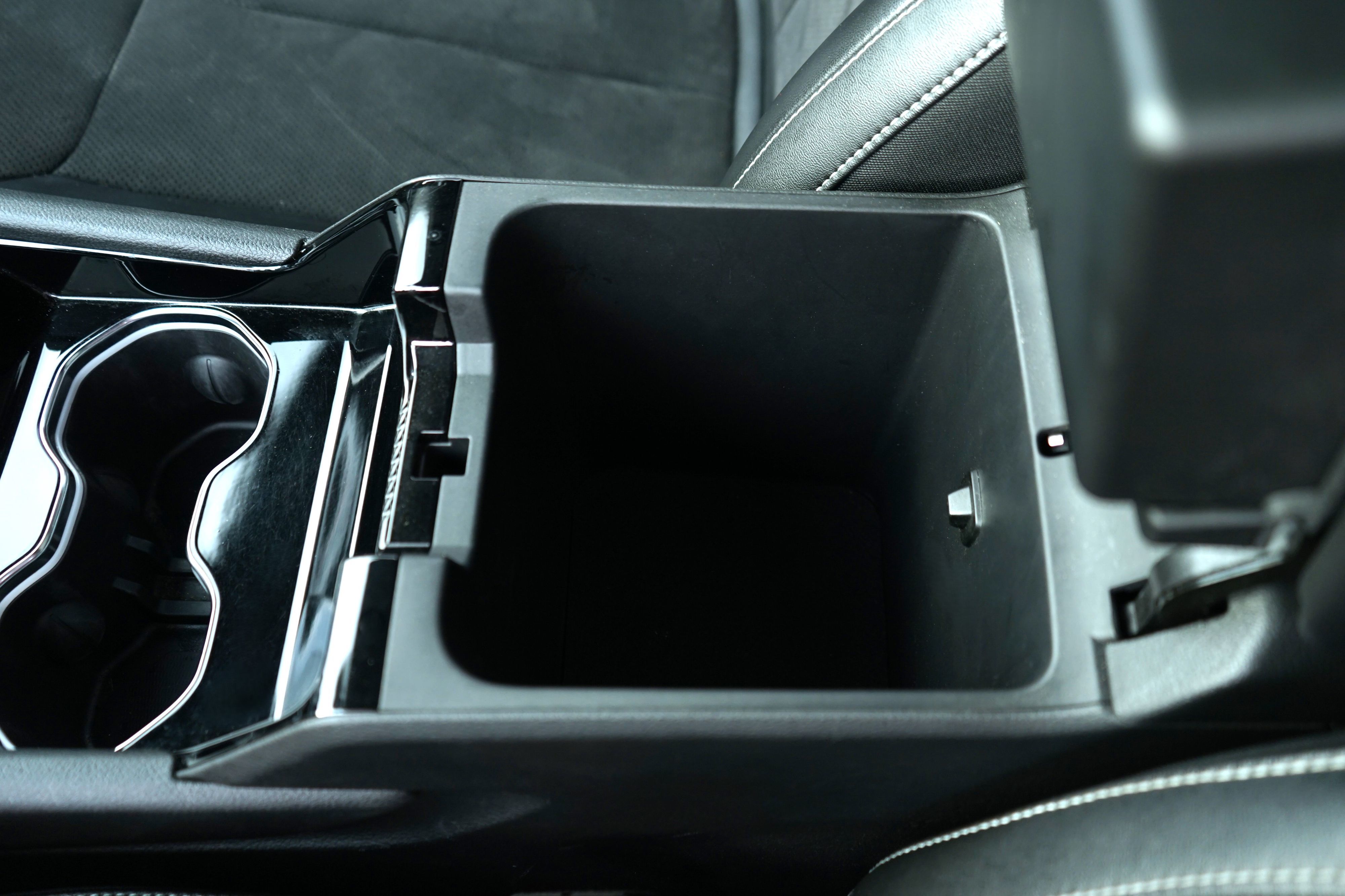 Photo 24 of this Jeep Grand Cherokee