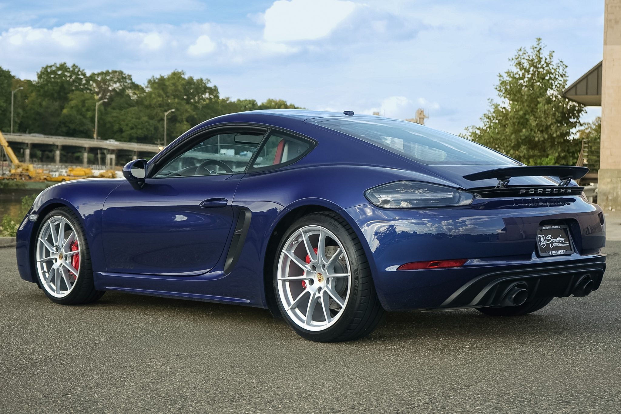Photo 3 of this Porsche 718 Cayman