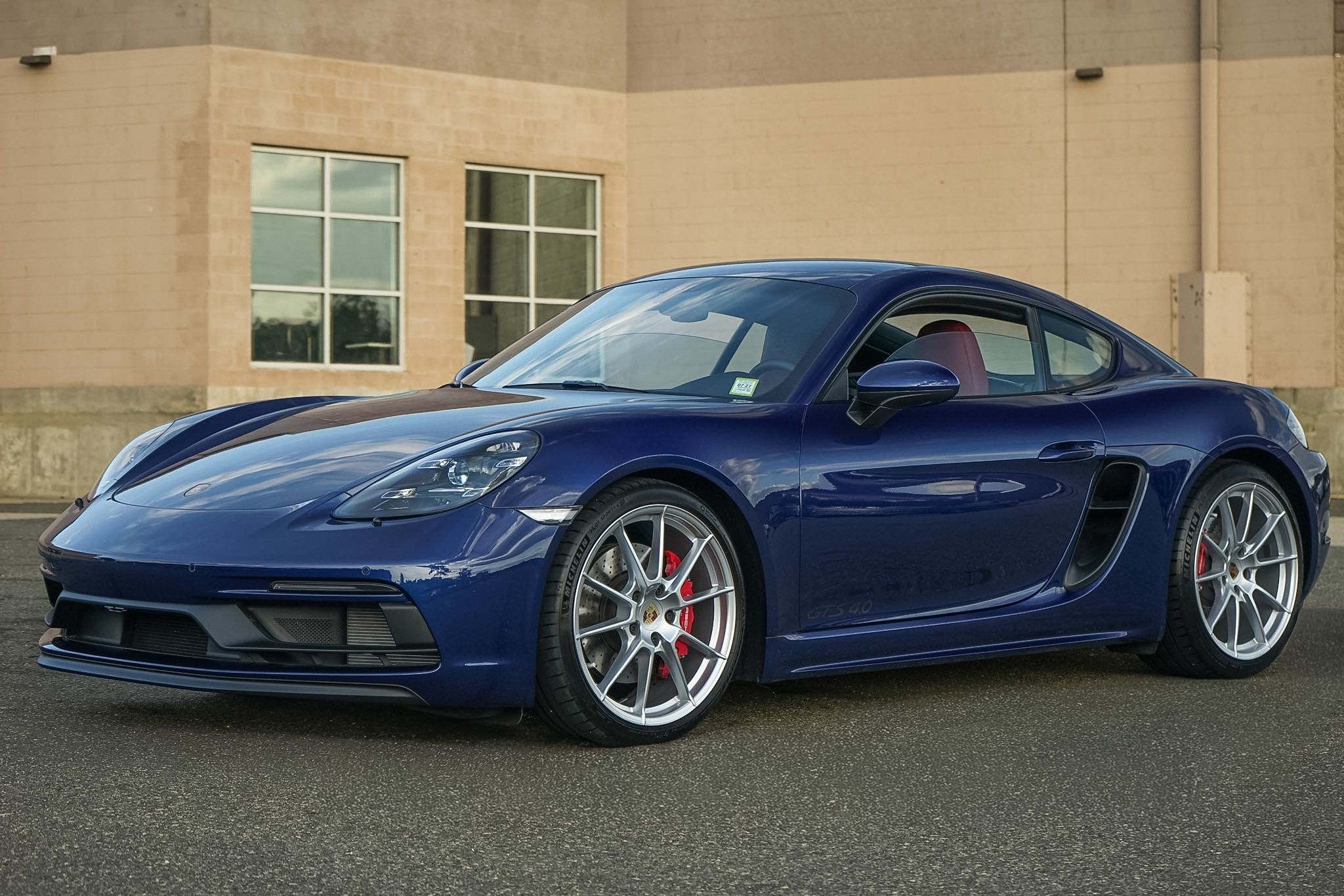 Photo 2 of this Porsche 718 Cayman