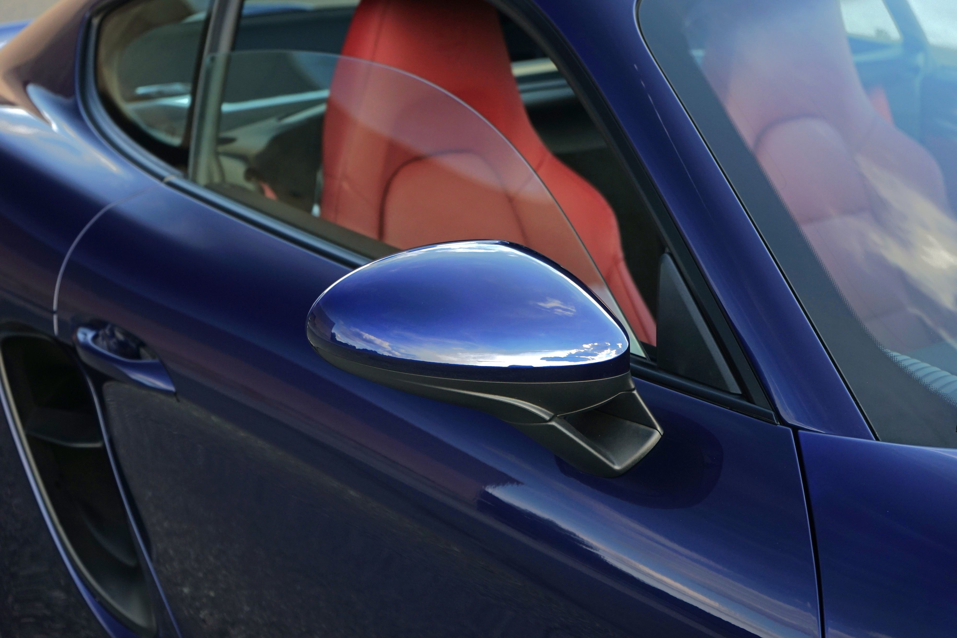 Photo 5 of this Porsche 718 Cayman