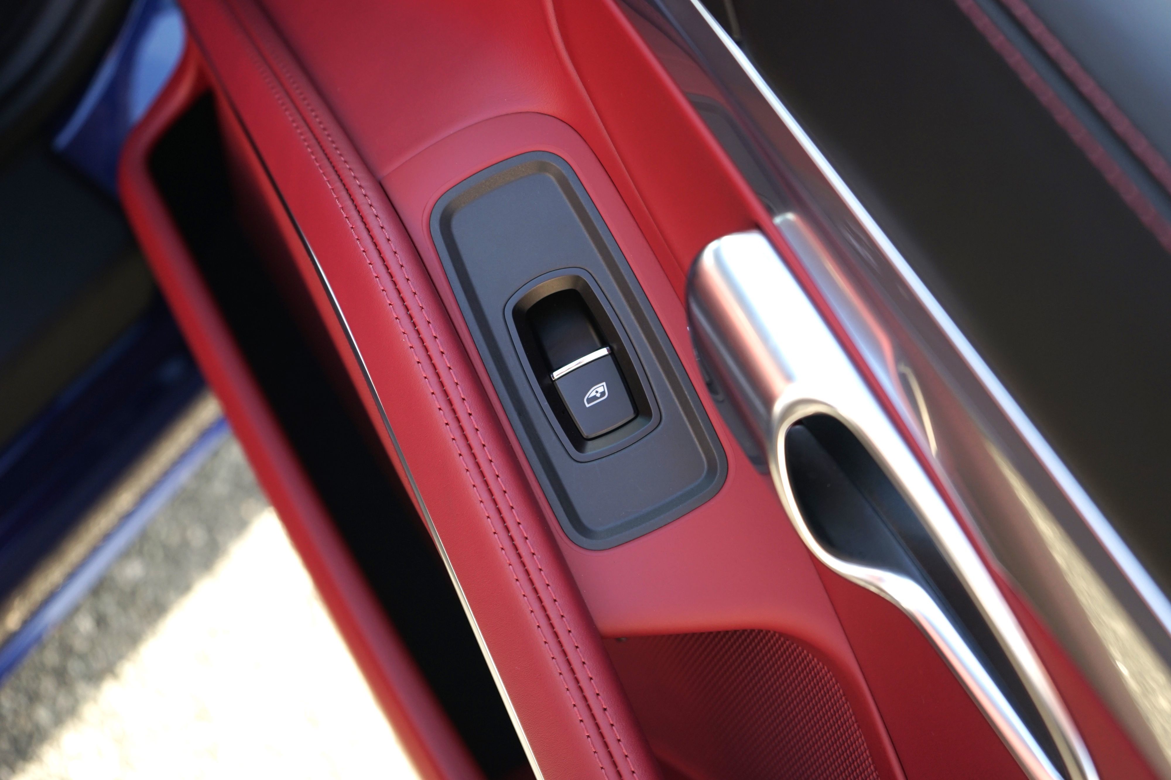 Photo 43 of this Porsche 718 Cayman