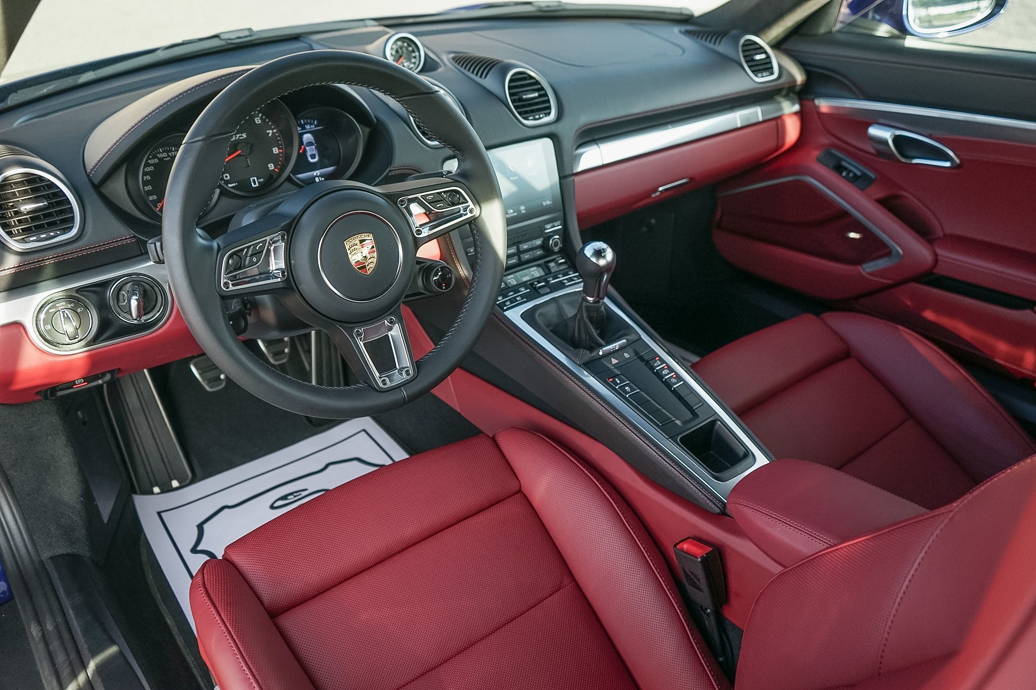 Photo 24 of this Porsche 718 Cayman