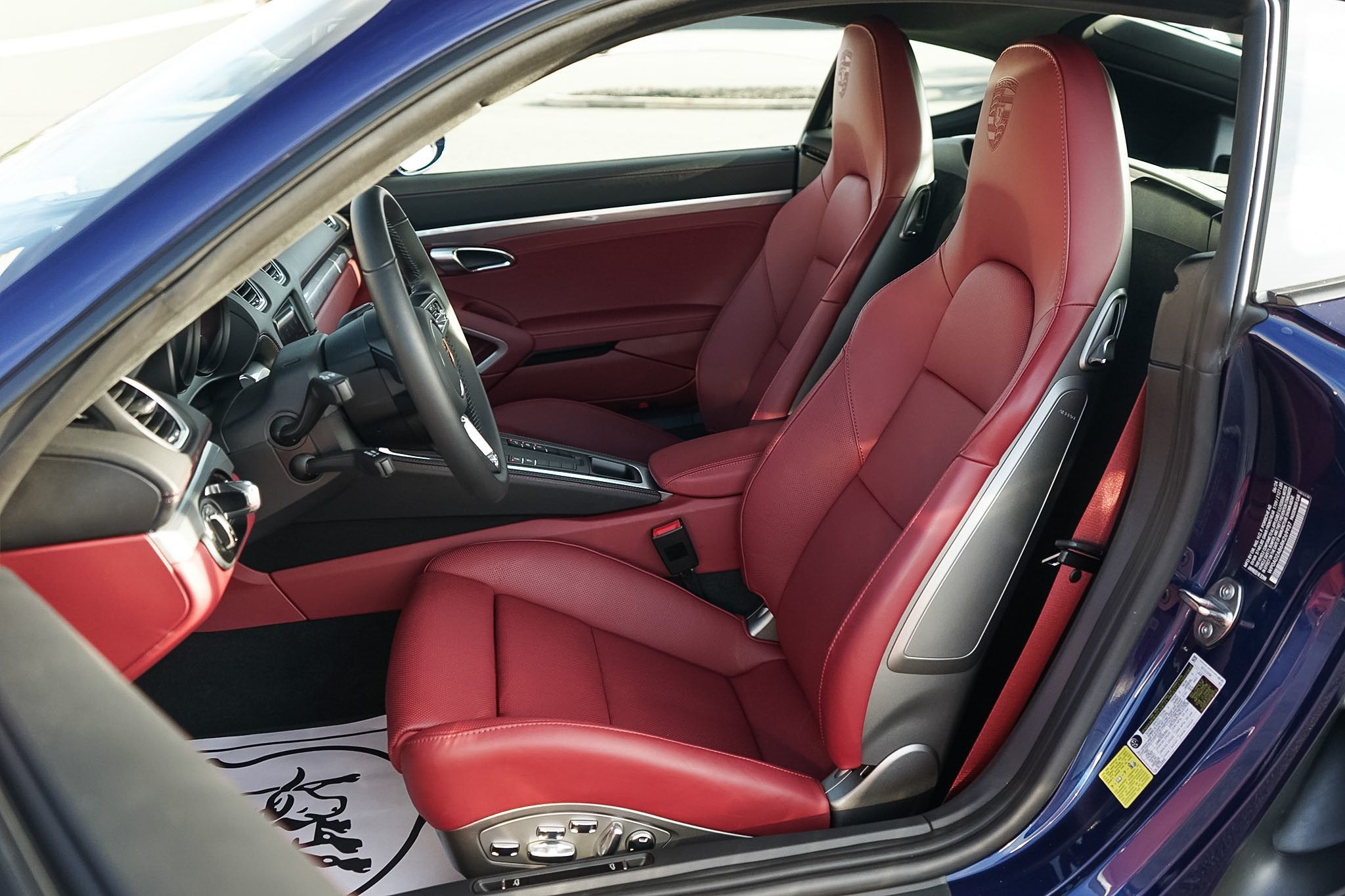 Photo 21 of this Porsche 718 Cayman