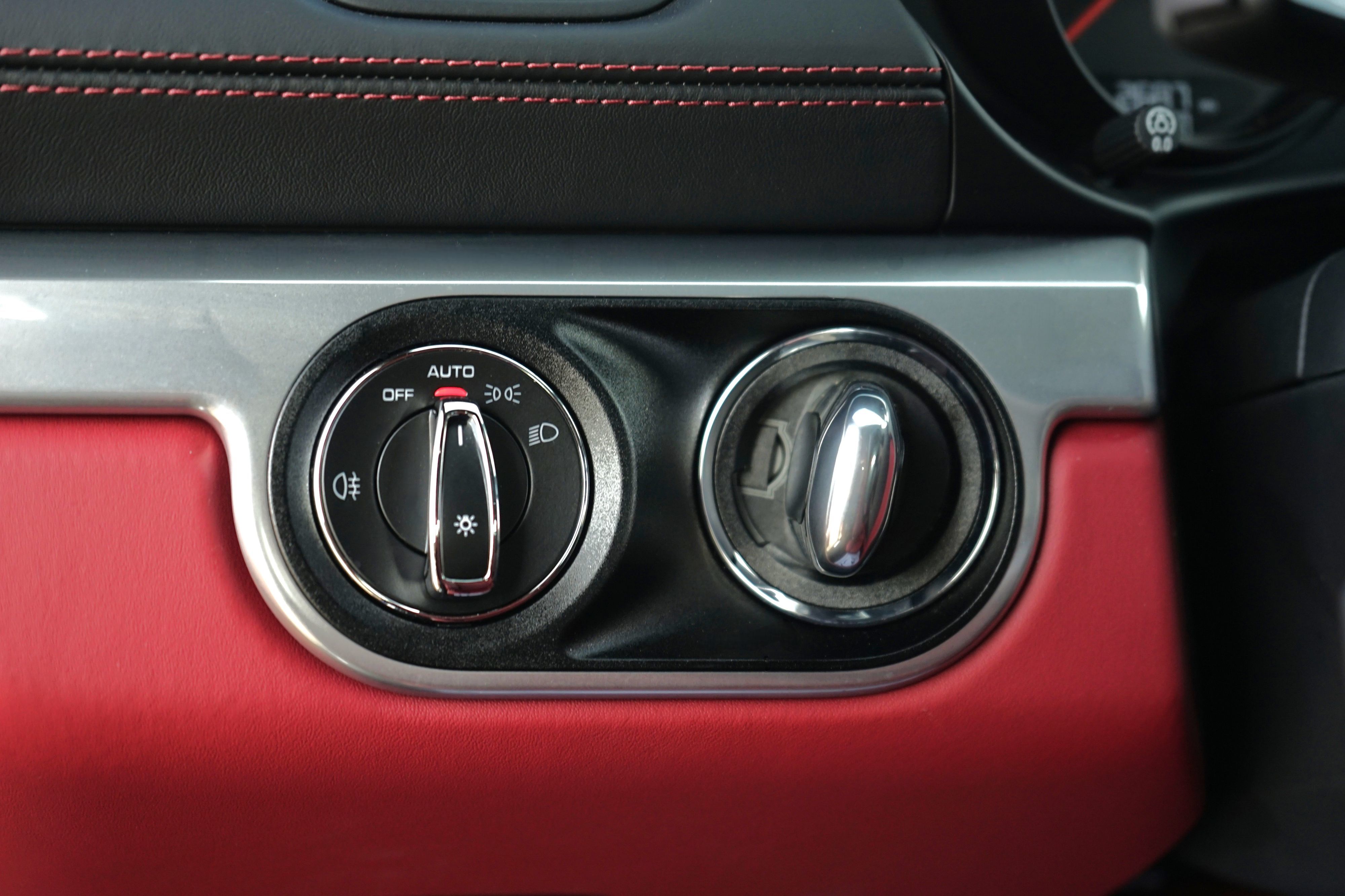 Photo 20 of this Porsche 718 Cayman