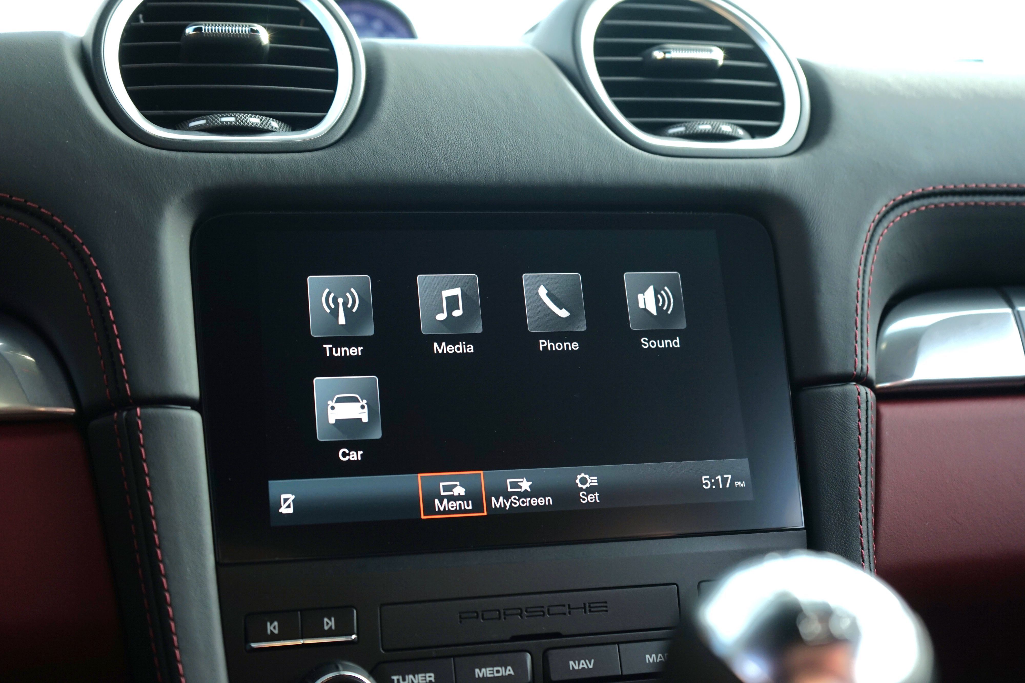 Photo 33 of this Porsche 718 Cayman