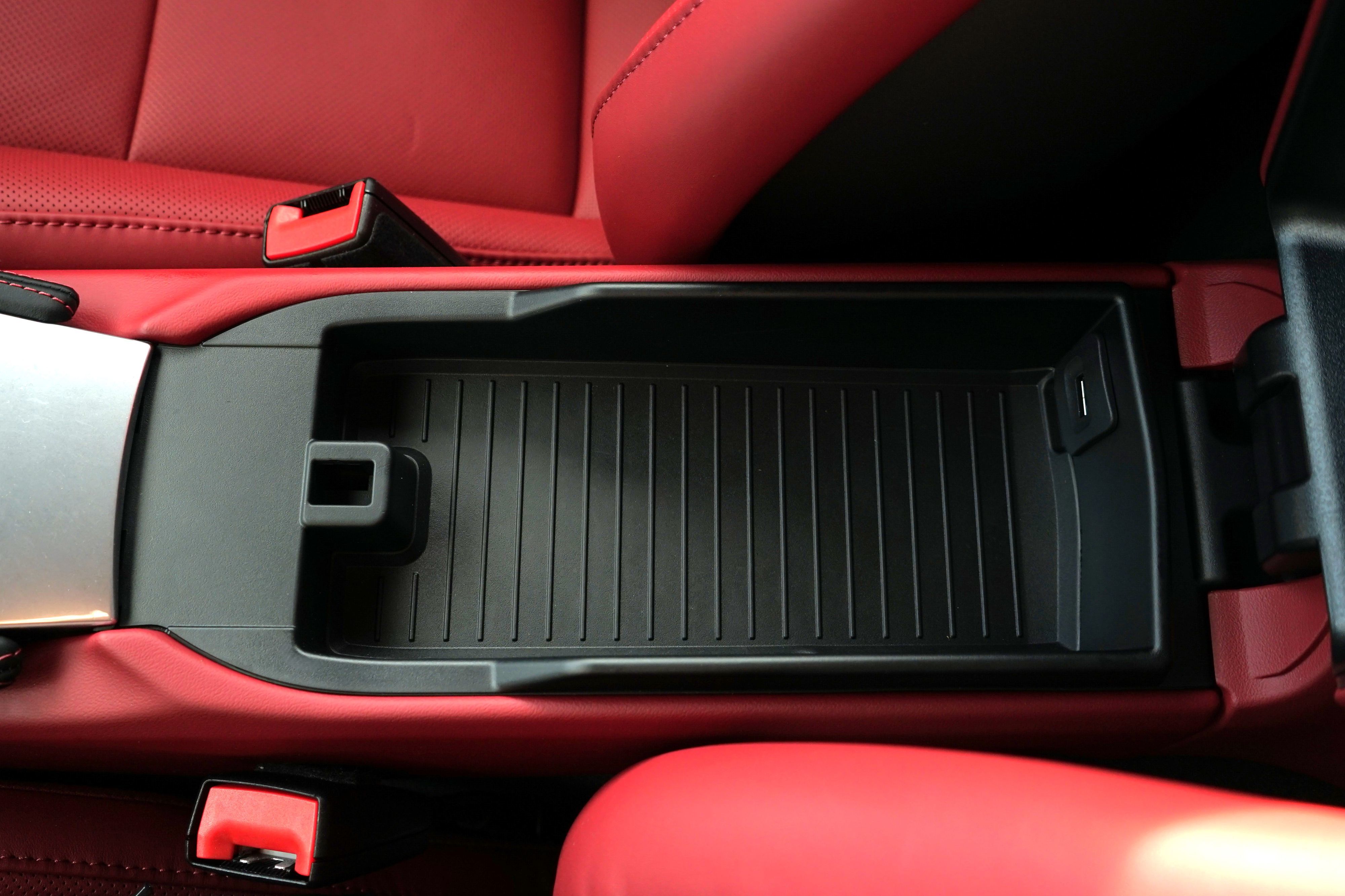 Photo 38 of this Porsche 718 Cayman