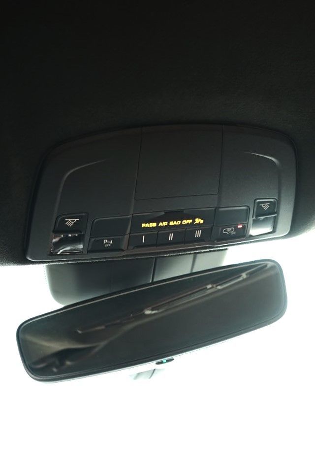 Photo 31 of this Porsche 718 Cayman