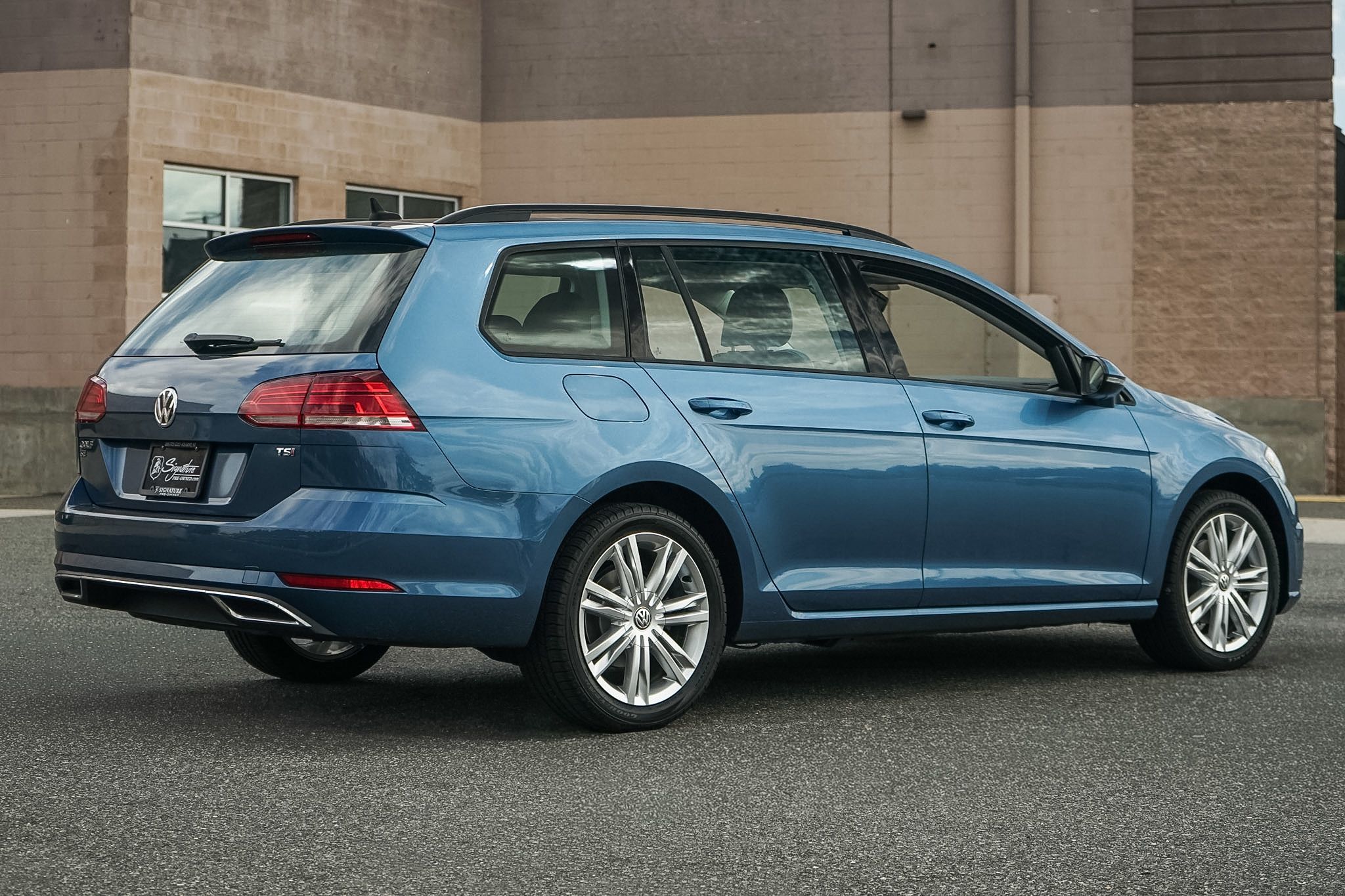 Photo 4 of this Volkswagen Golf SportWagen