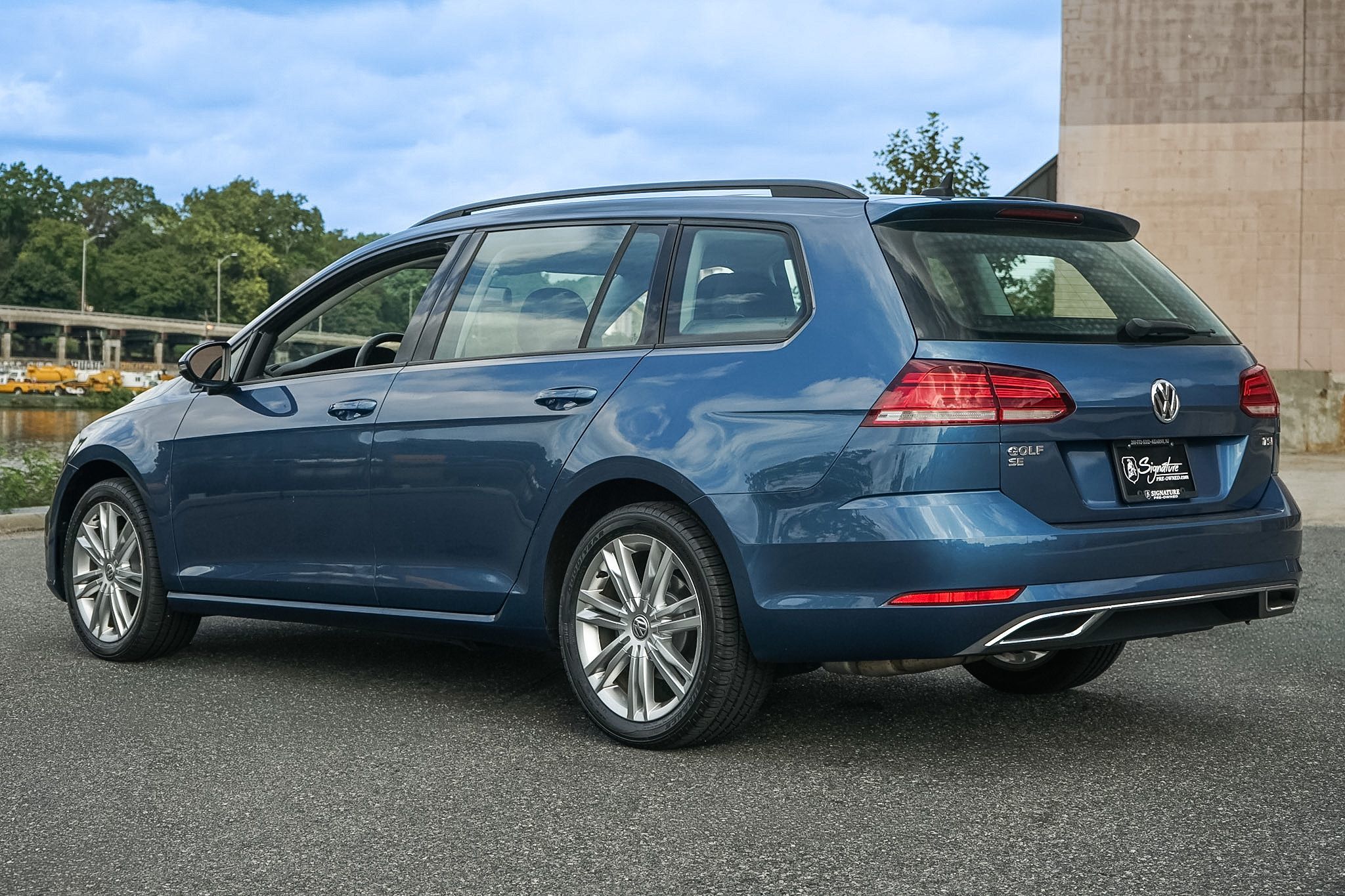 Photo 3 of this Volkswagen Golf SportWagen