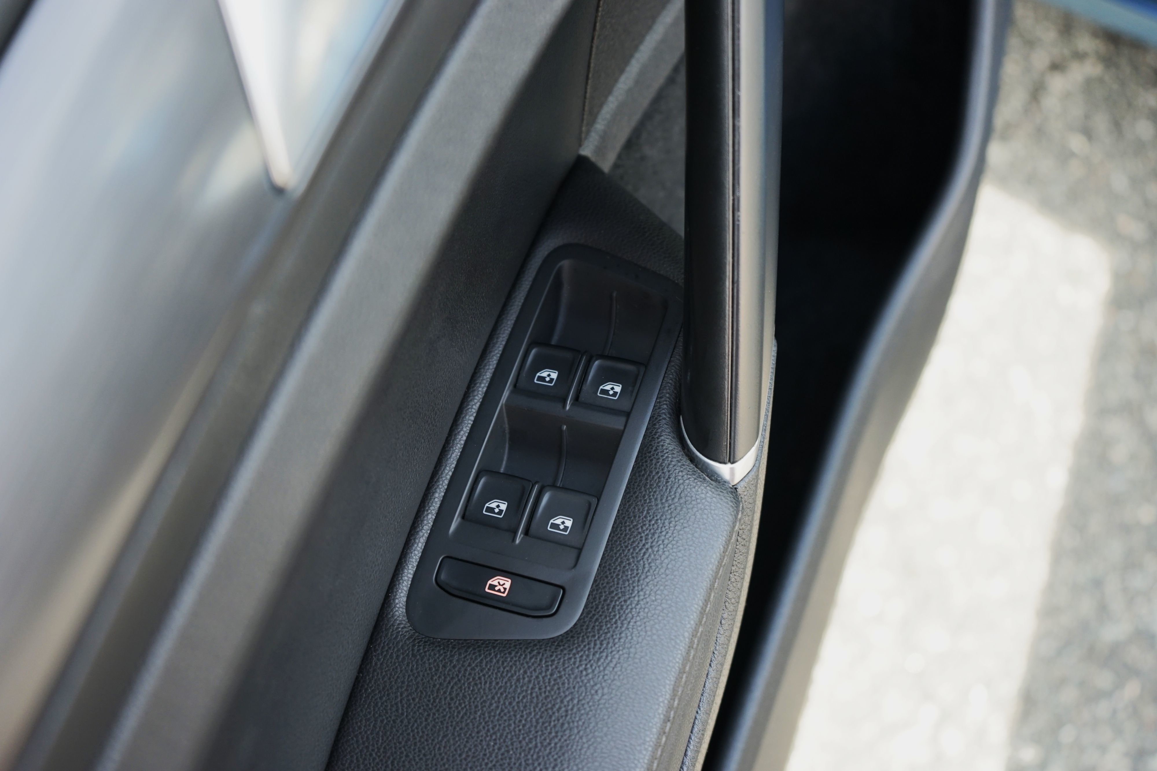 Photo 11 of this Volkswagen Golf SportWagen