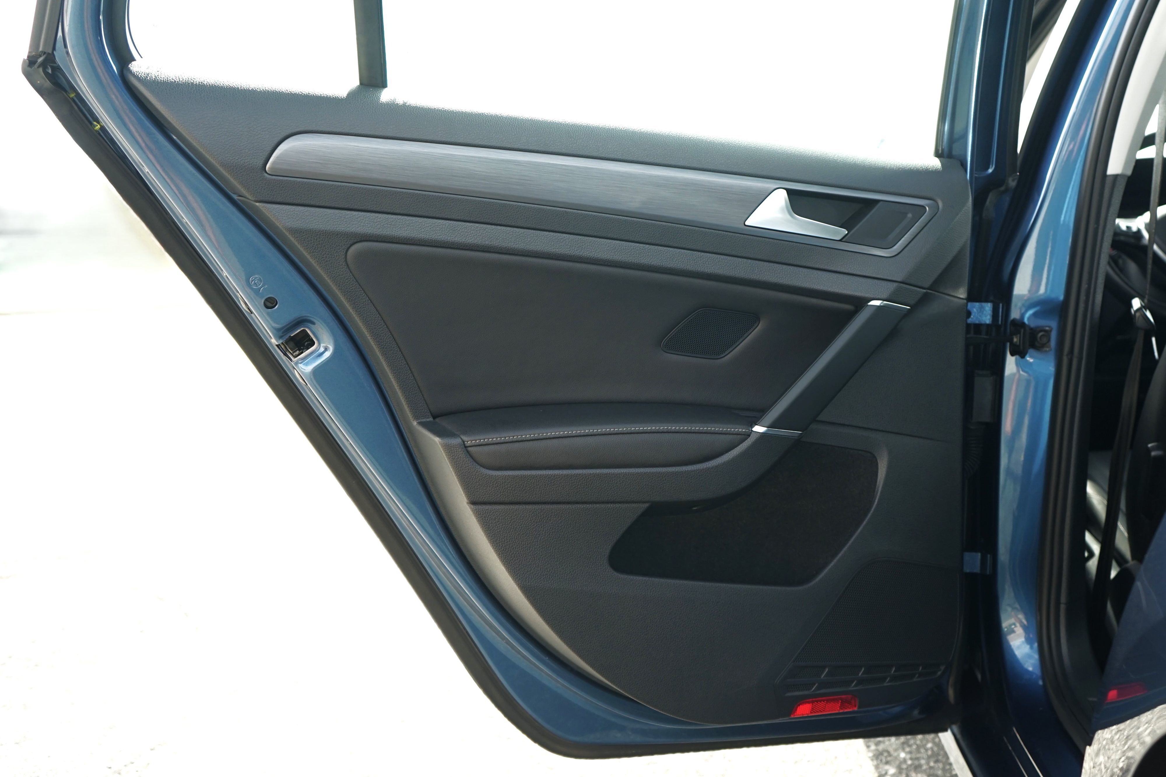 Photo 31 of this Volkswagen Golf SportWagen