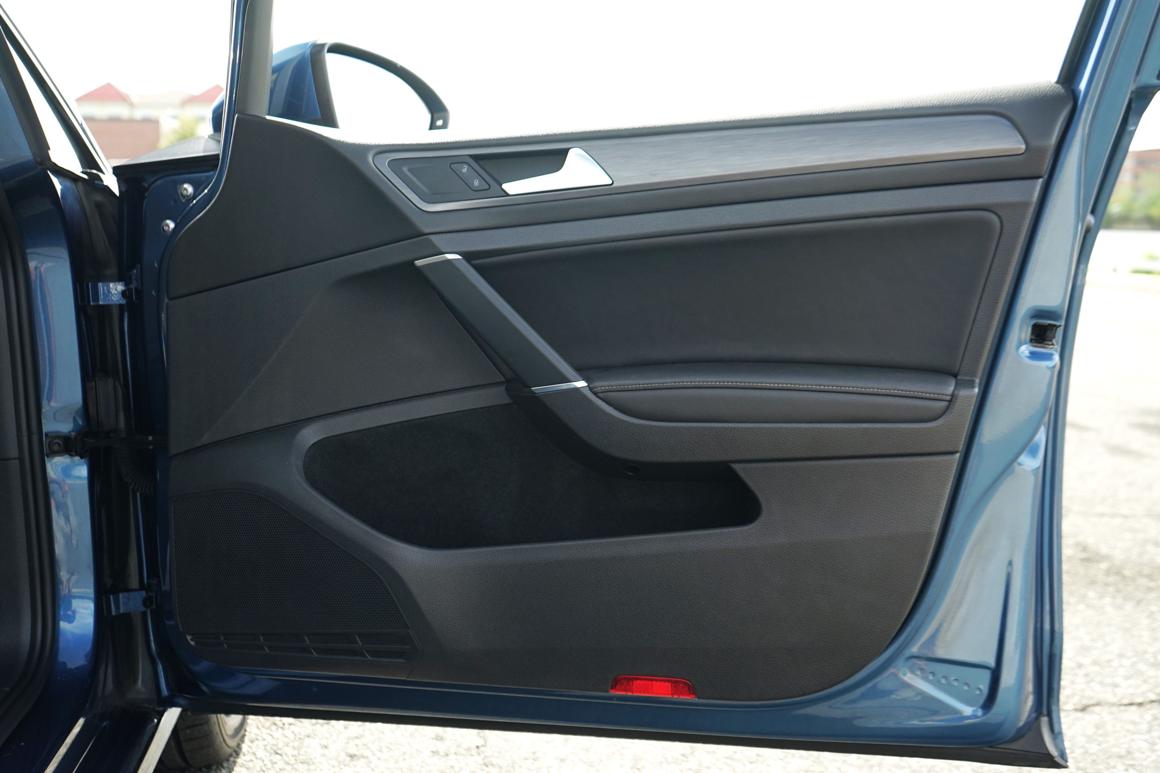 Photo 30 of this Volkswagen Golf SportWagen