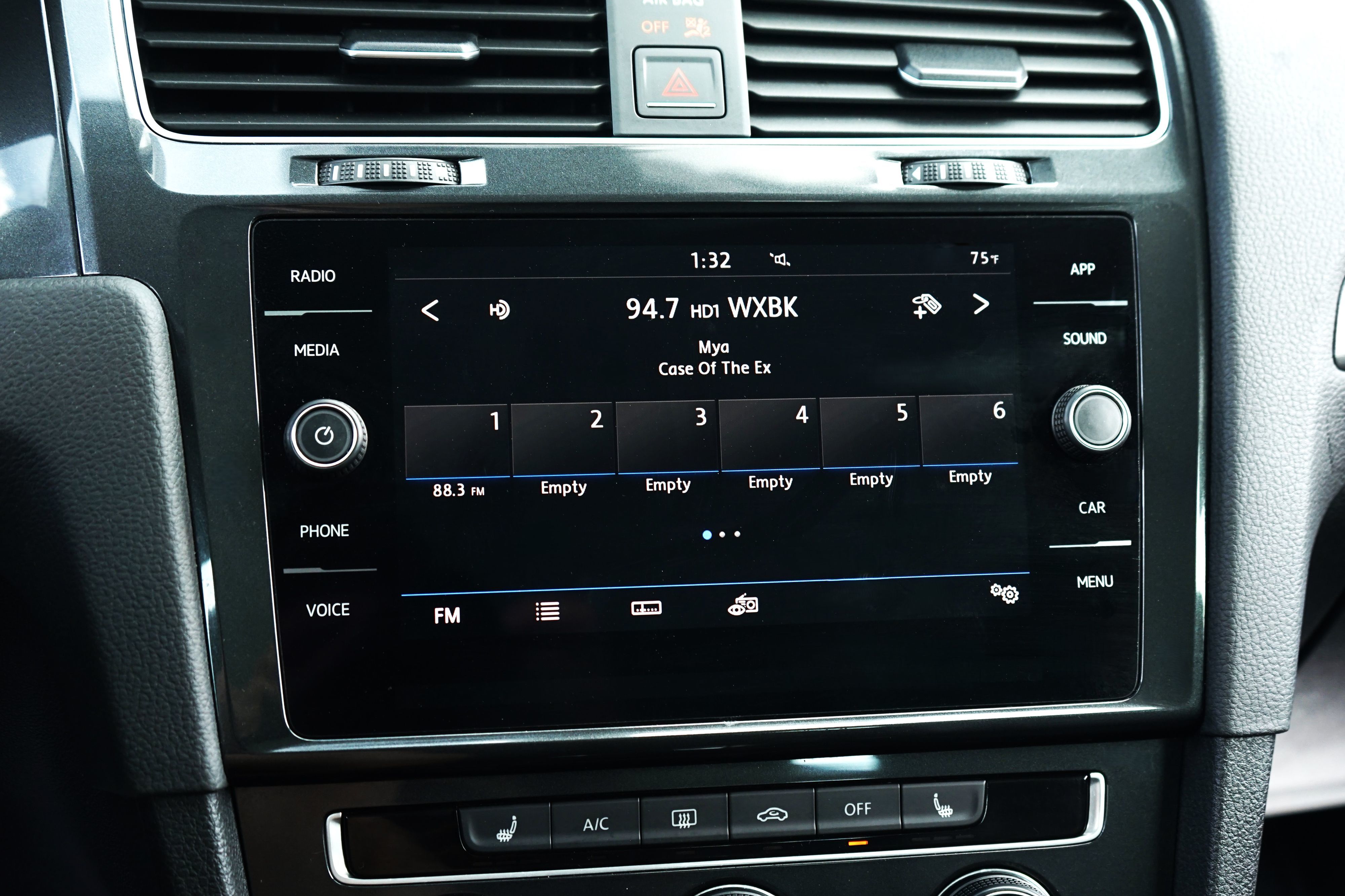 Photo 21 of this Volkswagen Golf SportWagen