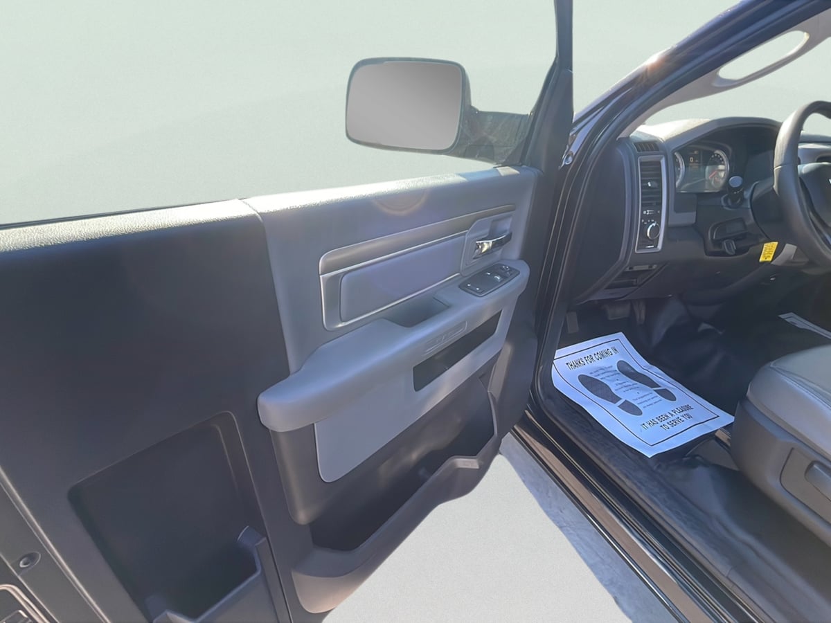2016 RAM Ram 3500 Chassis Cab Tradesman - Photo 18