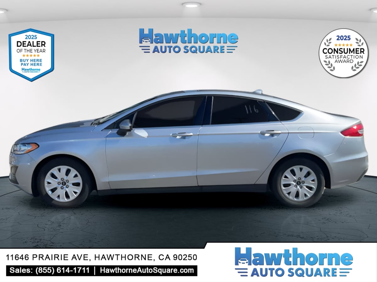 2020 Ford Fusion S - Photo 2