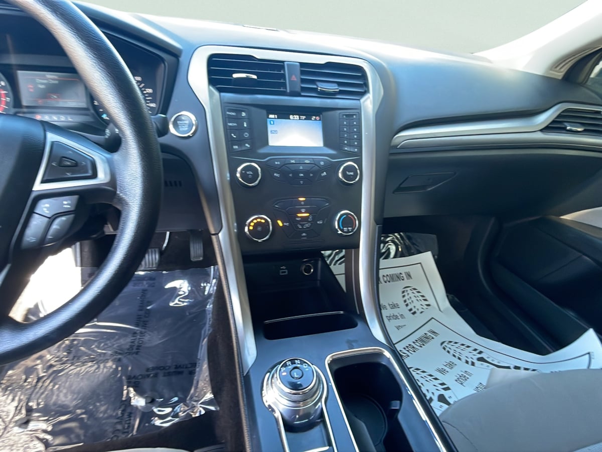 2020 Ford Fusion S - Photo 10