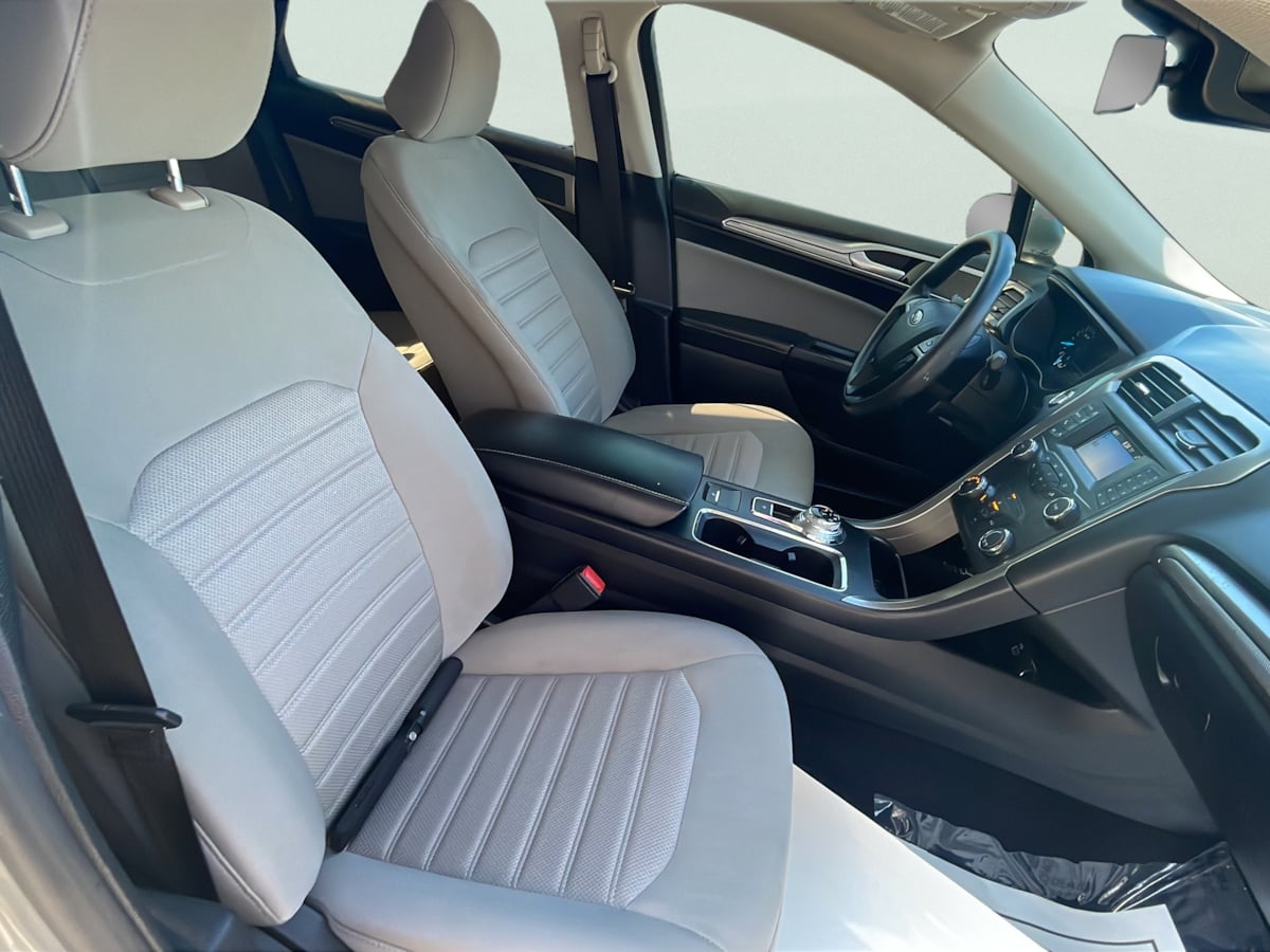 2020 Ford Fusion S - Photo 17