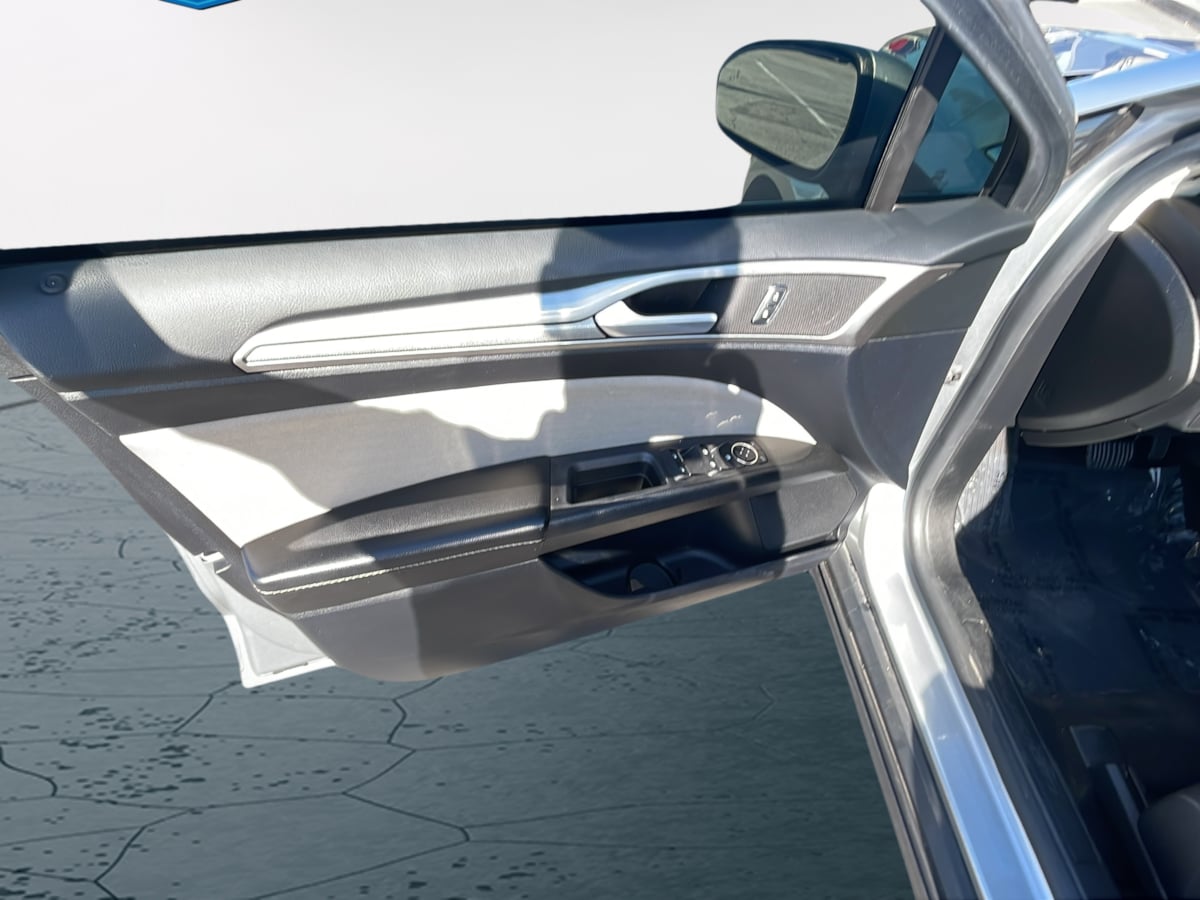 2020 Ford Fusion S - Photo 20