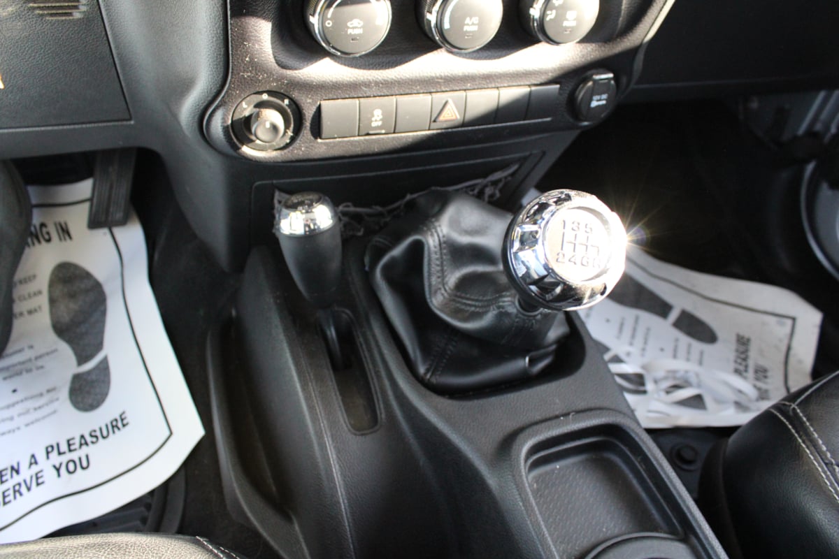 2013 Jeep Wrangler Unlimited Freedom Edition - Photo 17