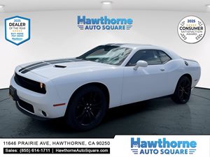 View 2017 Dodge Challenger 