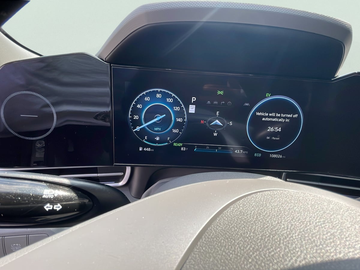 Photo 12 of this Hyundai Elantra Hybrid