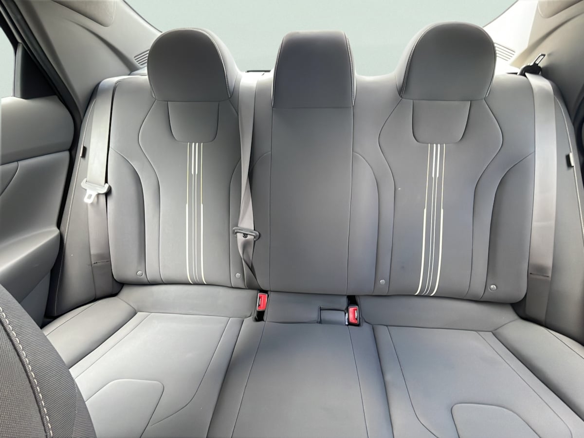 Photo 15 of this Hyundai Elantra Hybrid